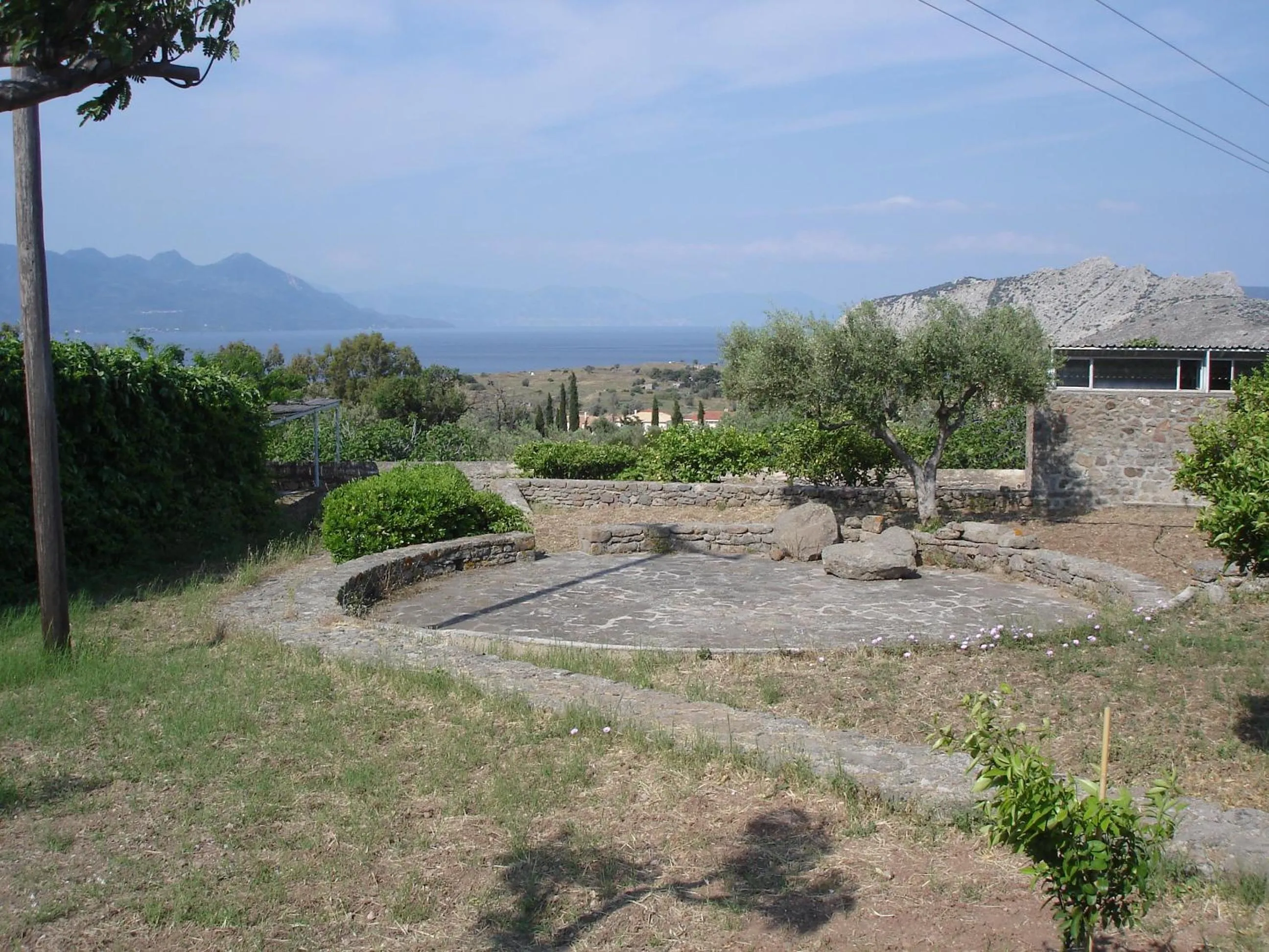 Garden in To Spitaki House