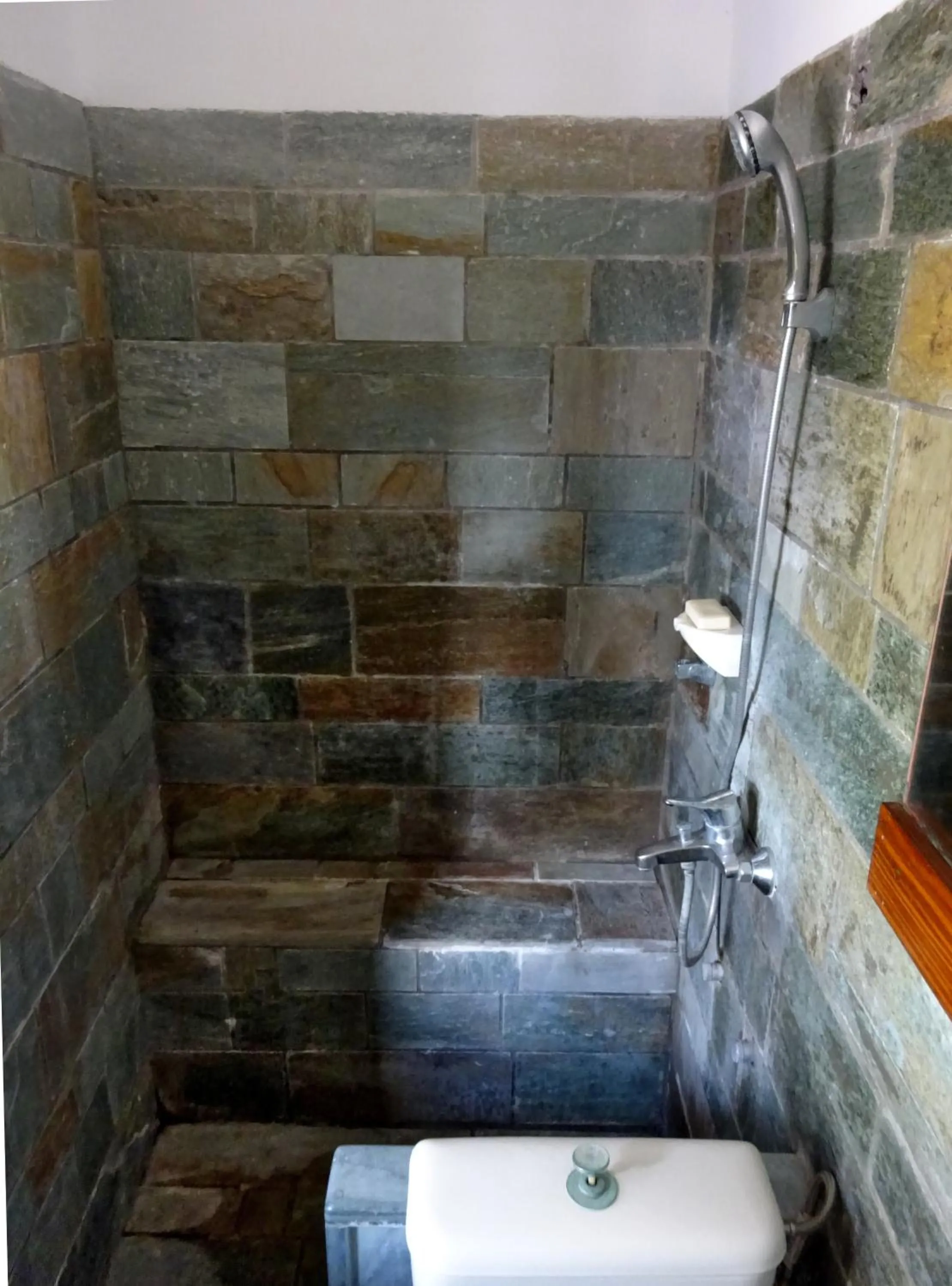 Bathroom in To Spitaki House