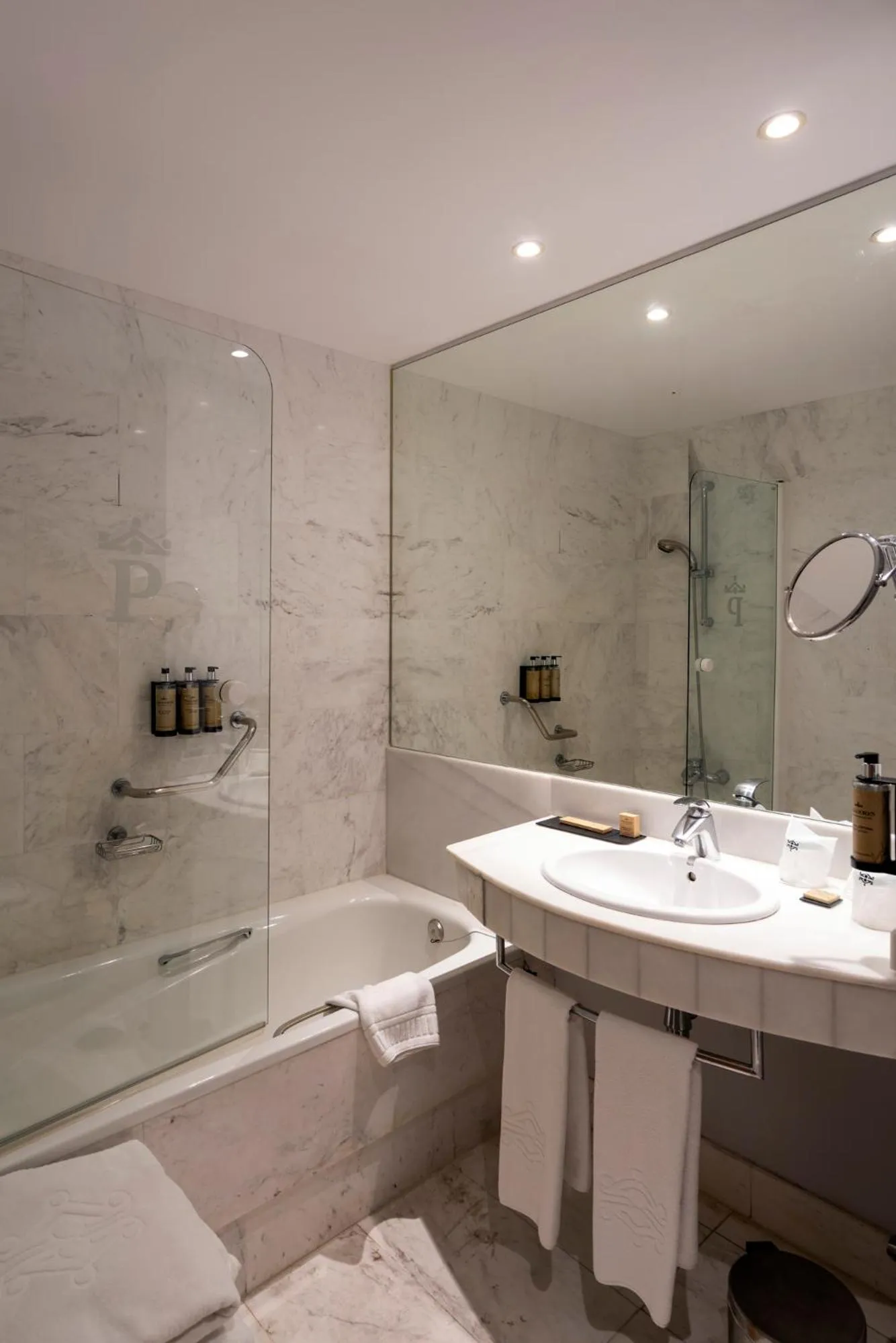 Bathroom in Parador de Bielsa