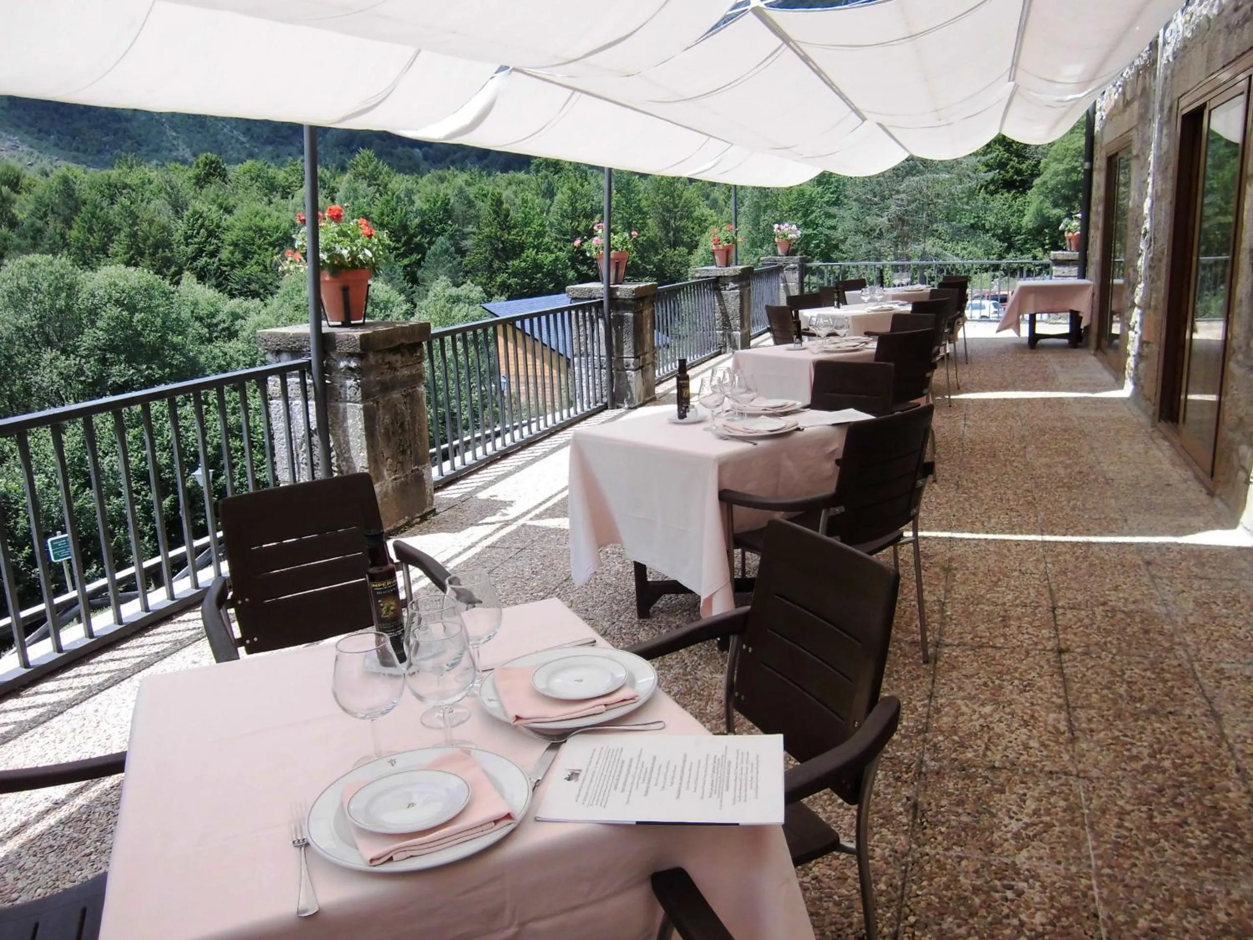 Restaurant/places to eat in Parador de Bielsa