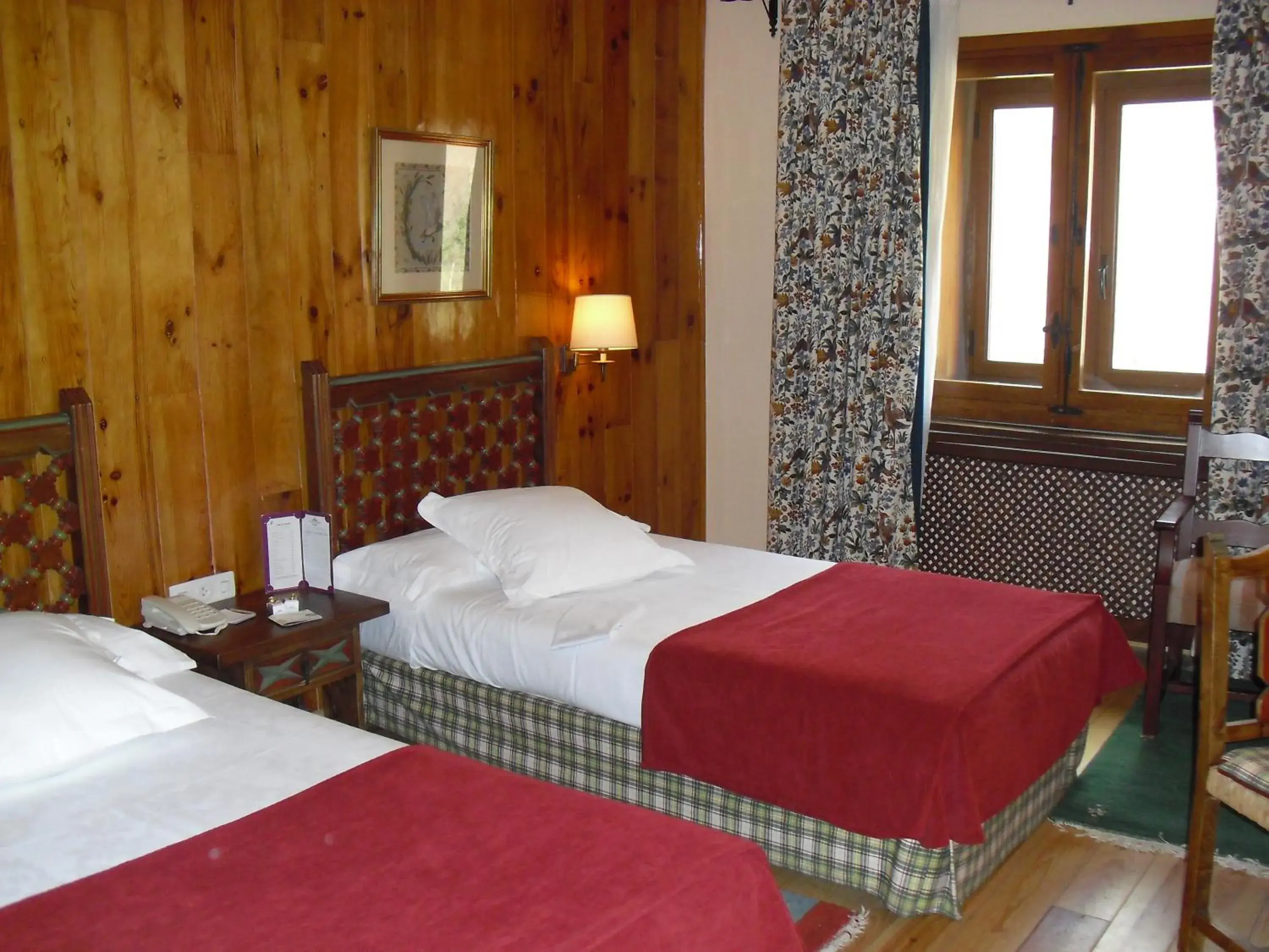 Photo of the whole room, Bed in Parador de Bielsa Photo of the whole room, Bed in Parador de Bielsa