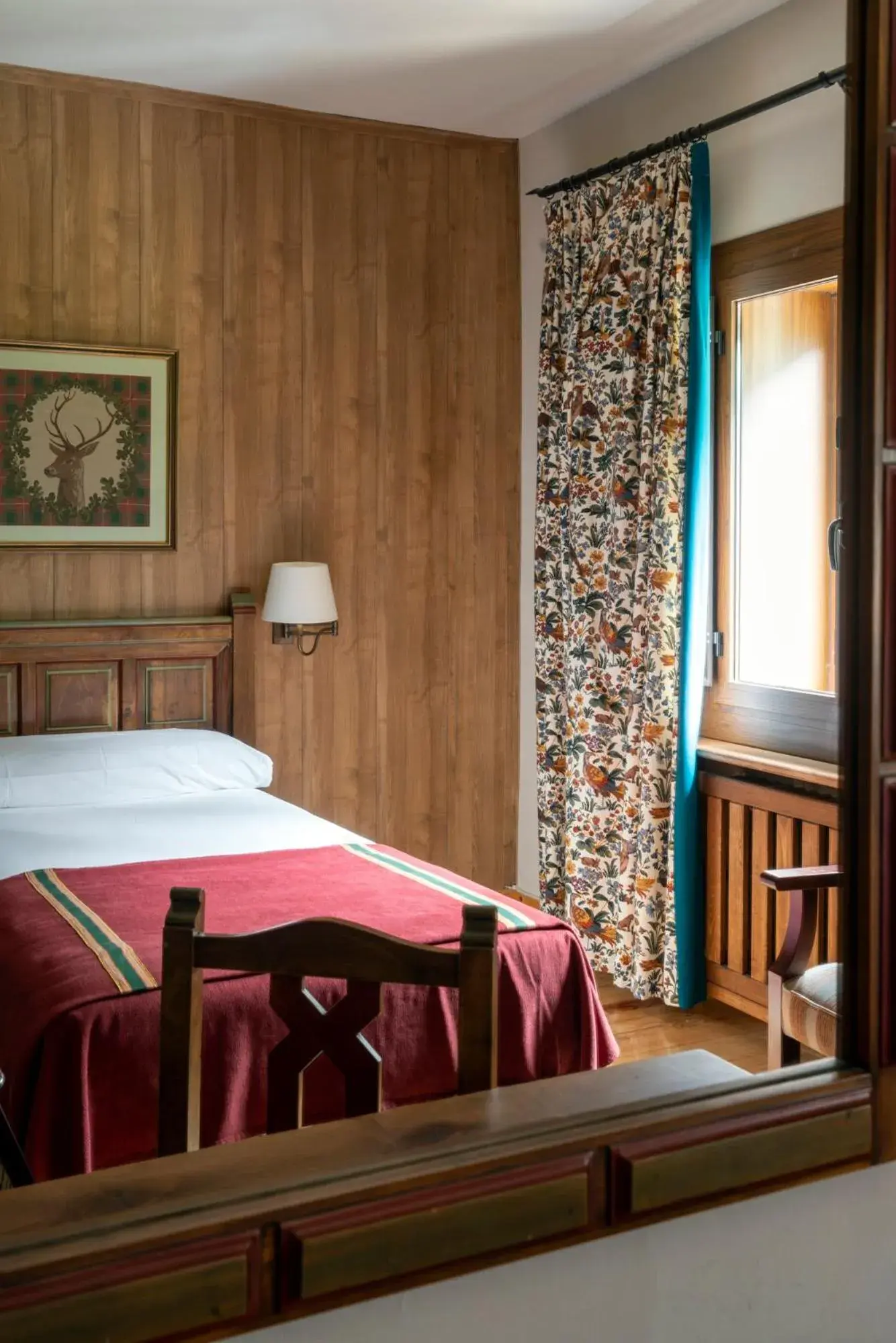 Bedroom, Bed in Parador de Bielsa Bedroom, Bed in Parador de Bielsa