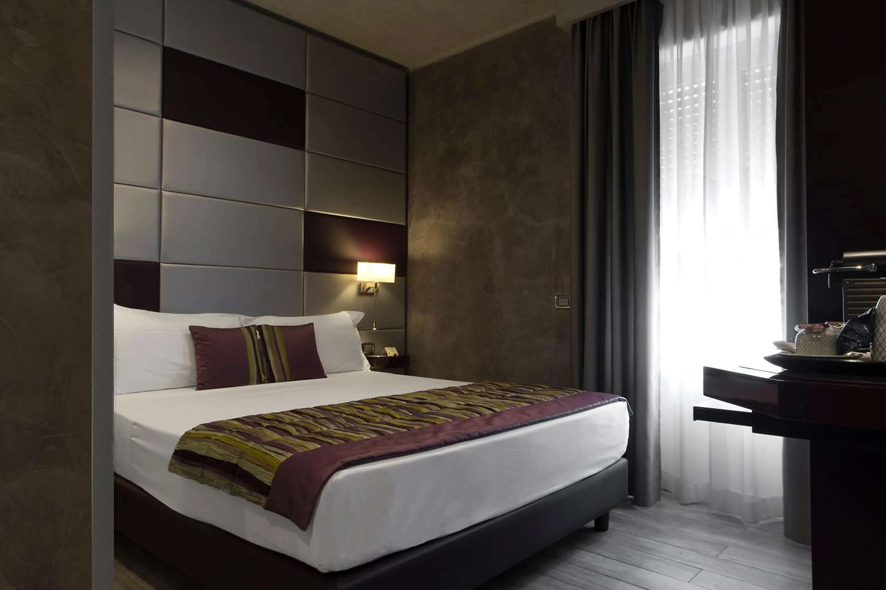 Photo of the whole room, Bed in Vaticano Julia Guest House