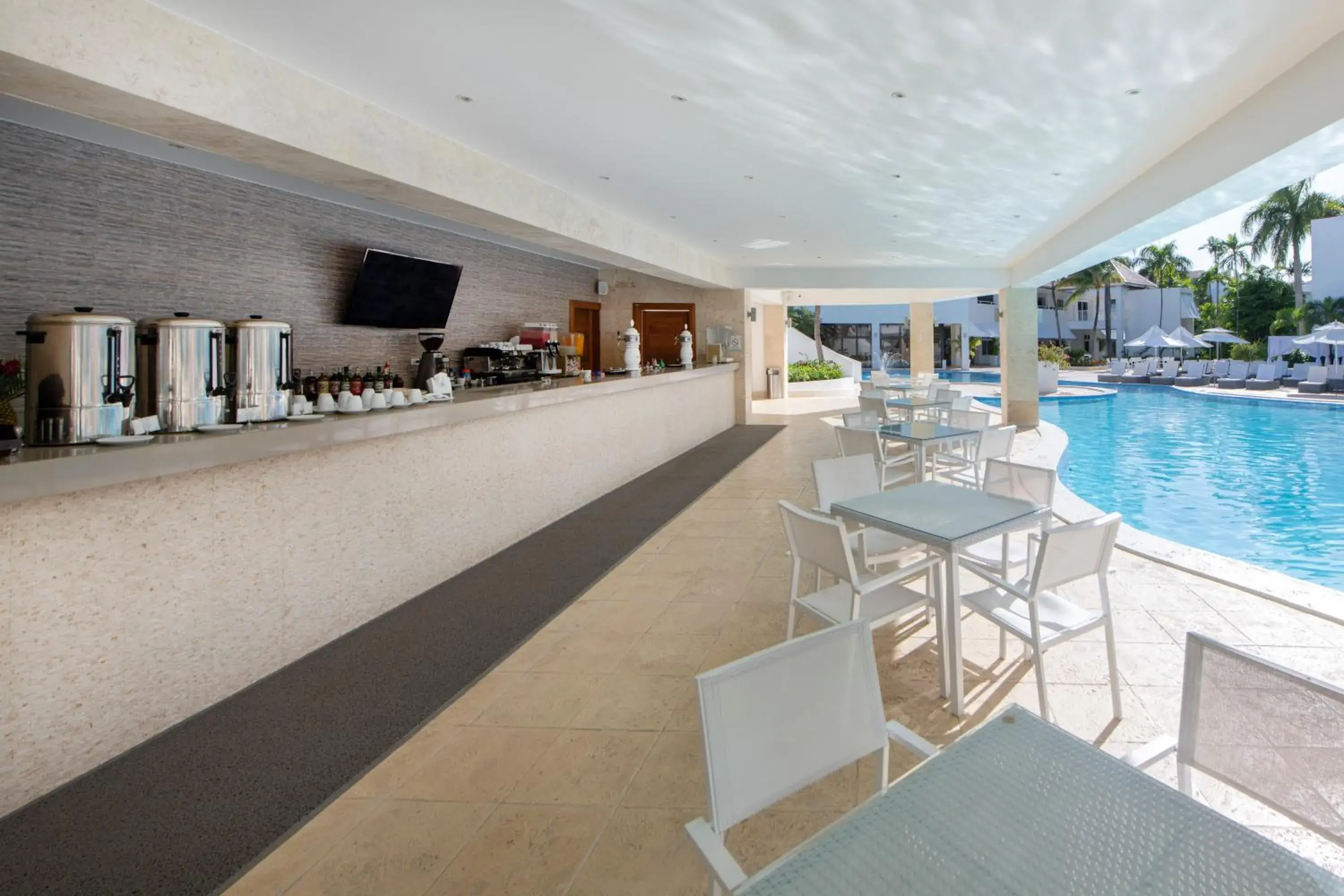 Lounge or bar in Viva Heavens by Wyndham, A Trademark All Inclusive Lounge or bar in Viva Heavens by Wyndham, A Trademark All Inclusive