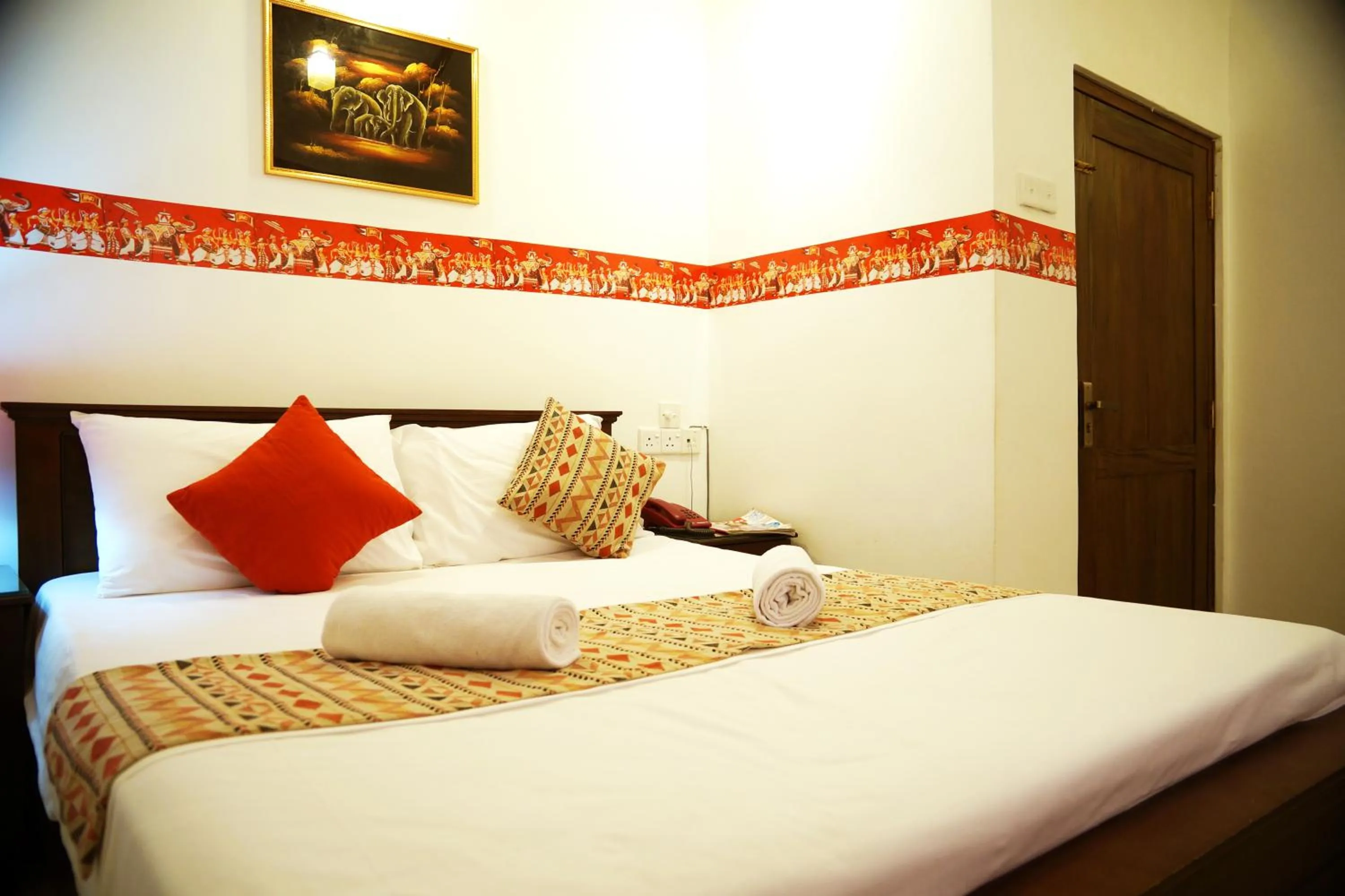 Photo of the whole room, Bed in Kandy Moon Hills Hotel