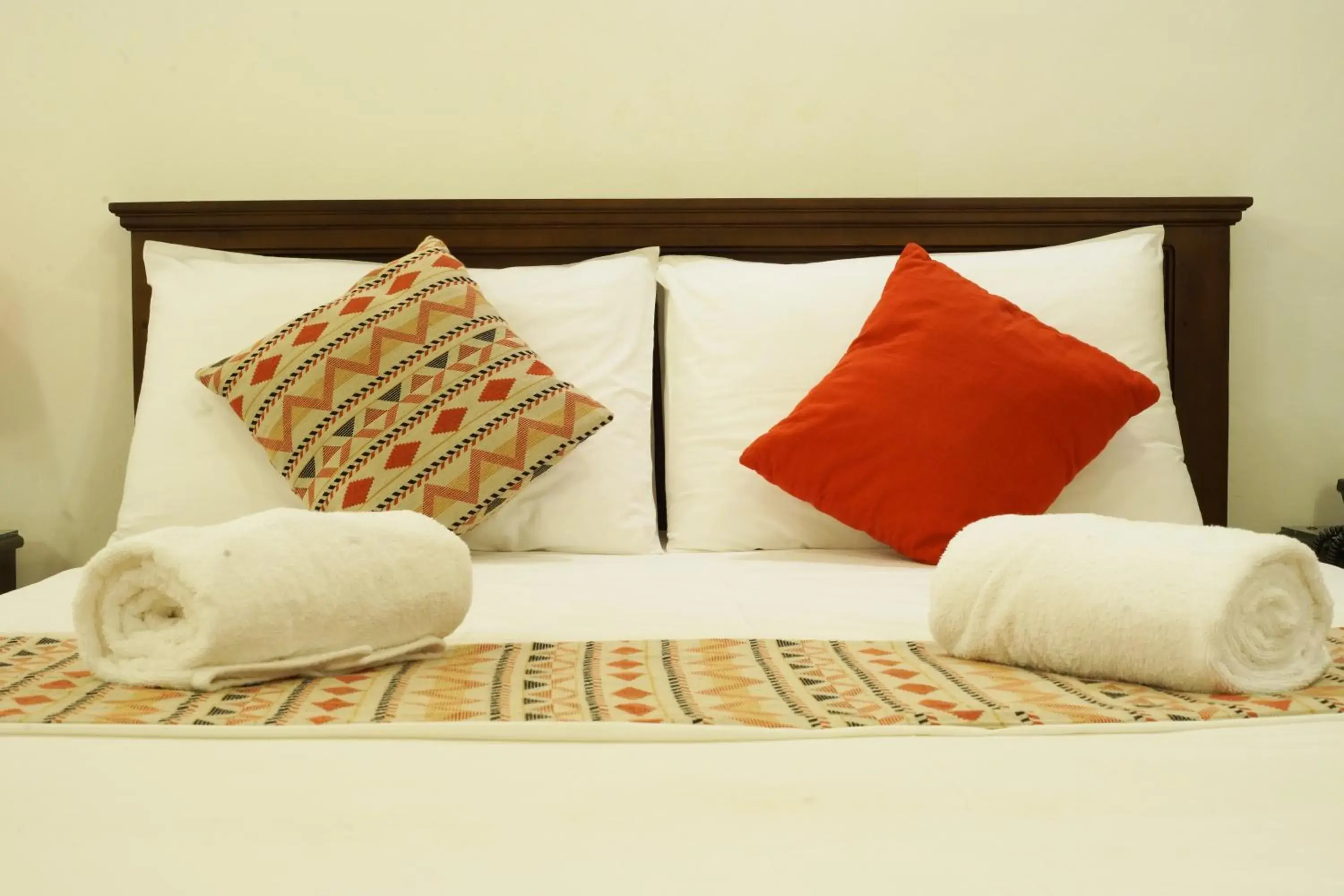Large Double Room in Kandy Moon Hills Hotel Large Double Room in Kandy Moon Hills Hotel
