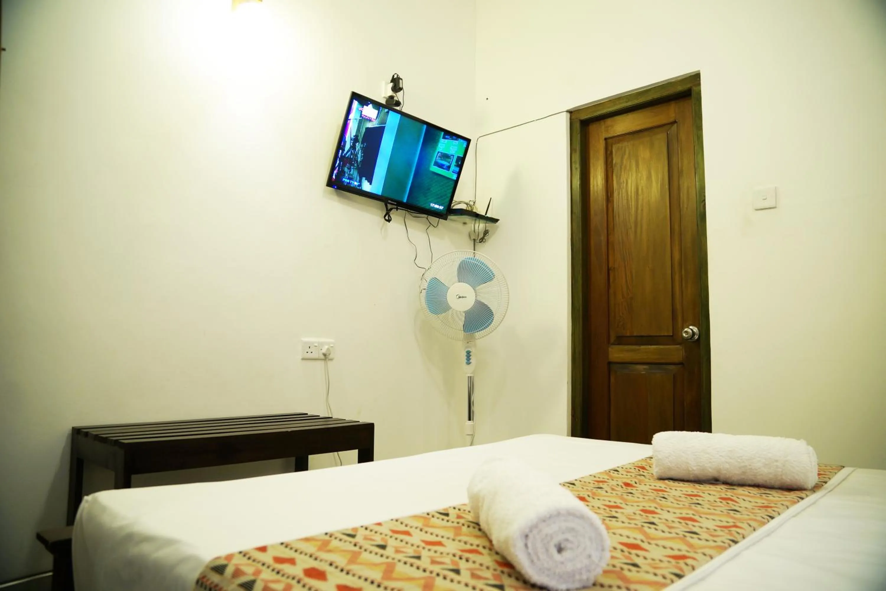 TV and multimedia, Bed in Kandy Moon Hills Hotel