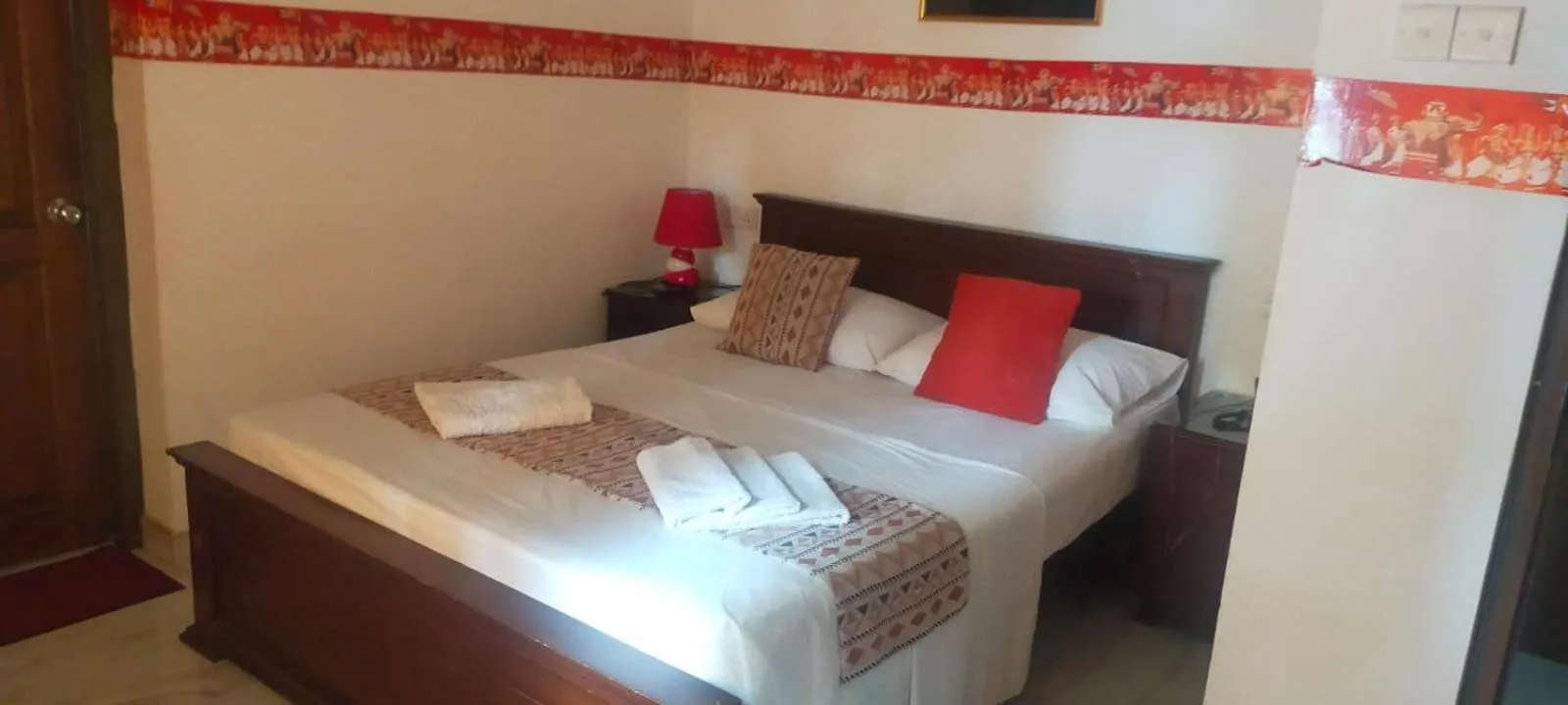 Bed in Kandy Moon Hills Hotel