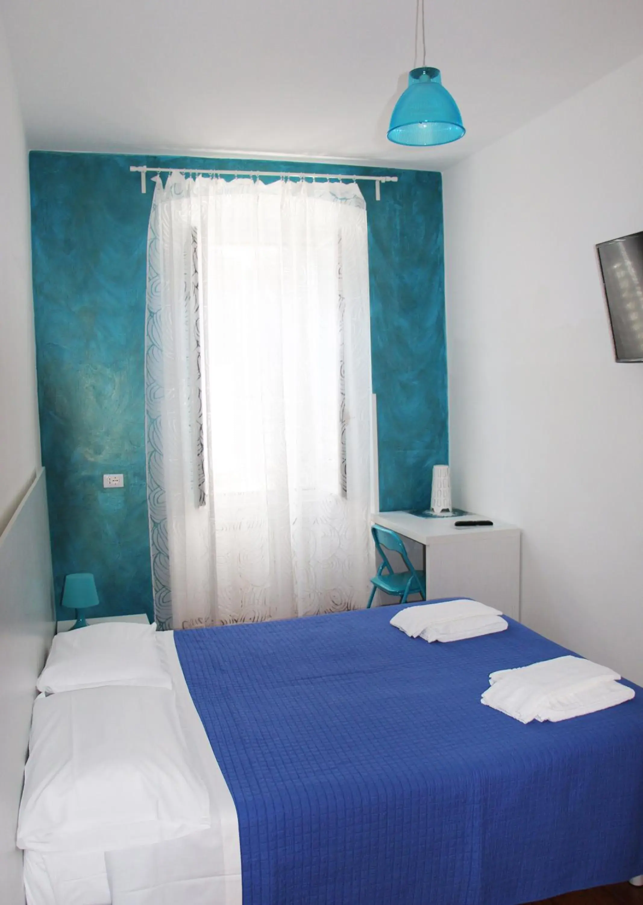 Double or Twin Room with Shared Bathroom in Smart Rooms Double or Twin Room with Shared Bathroom in Smart Rooms