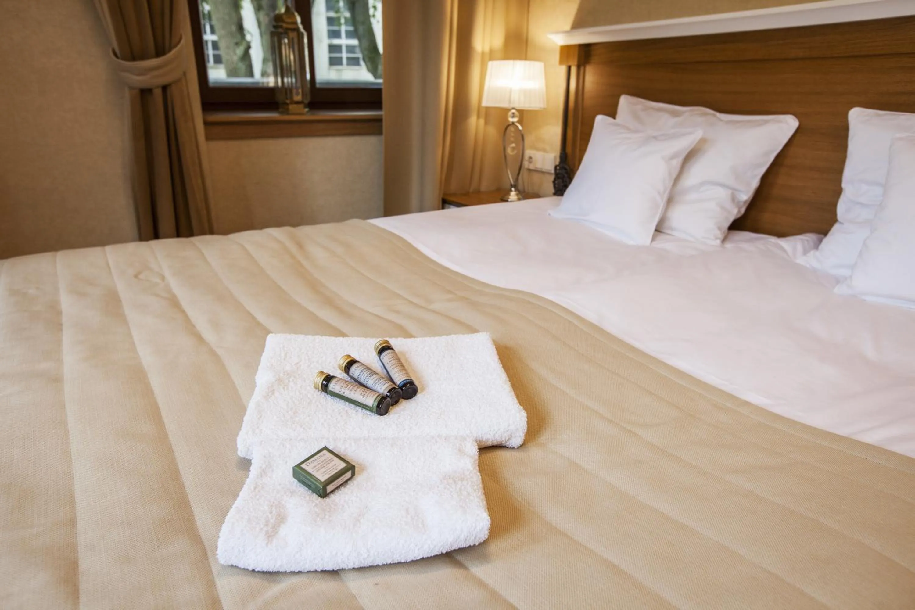 Bed in Hotel Alhambra