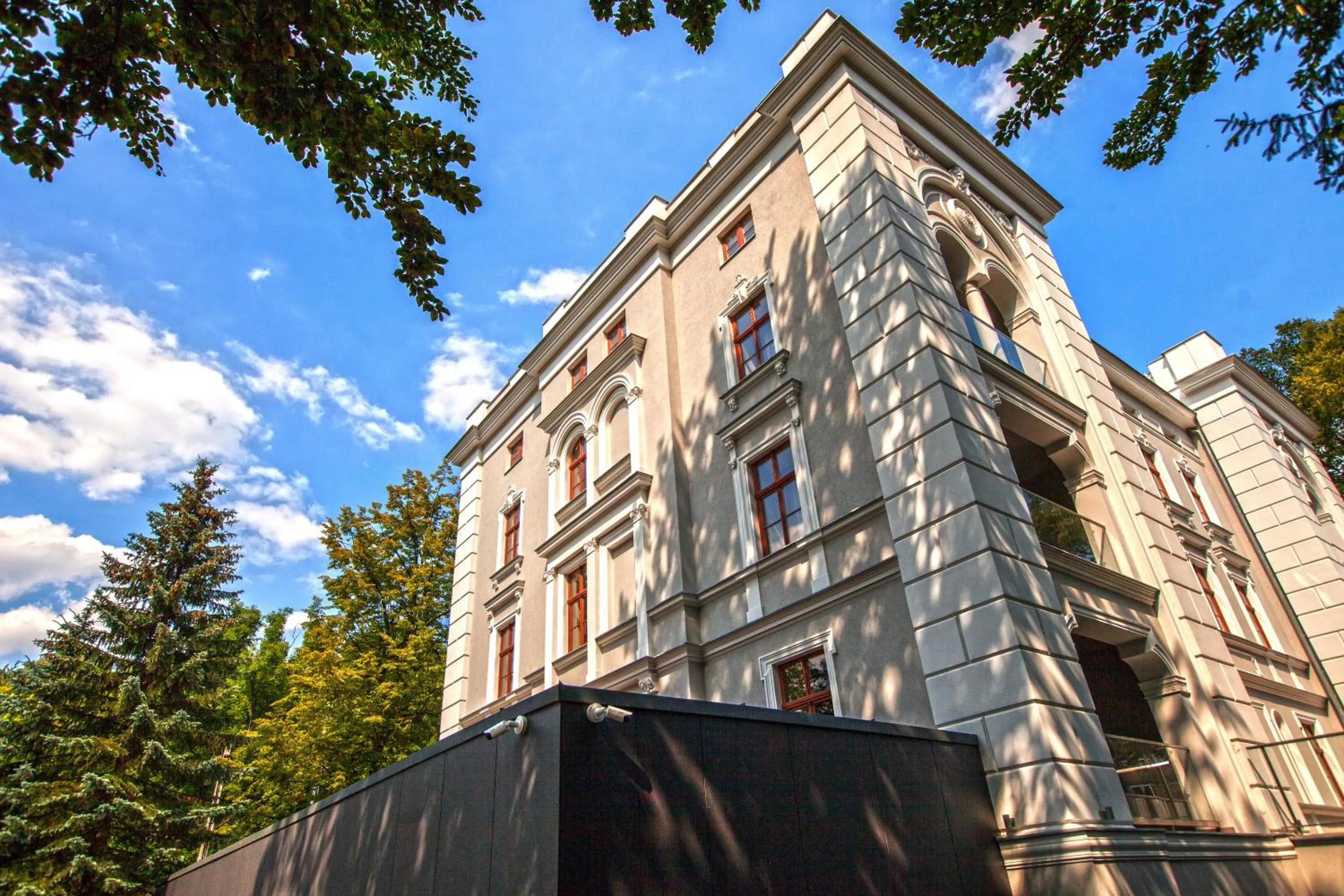Property building in Hotel Alhambra