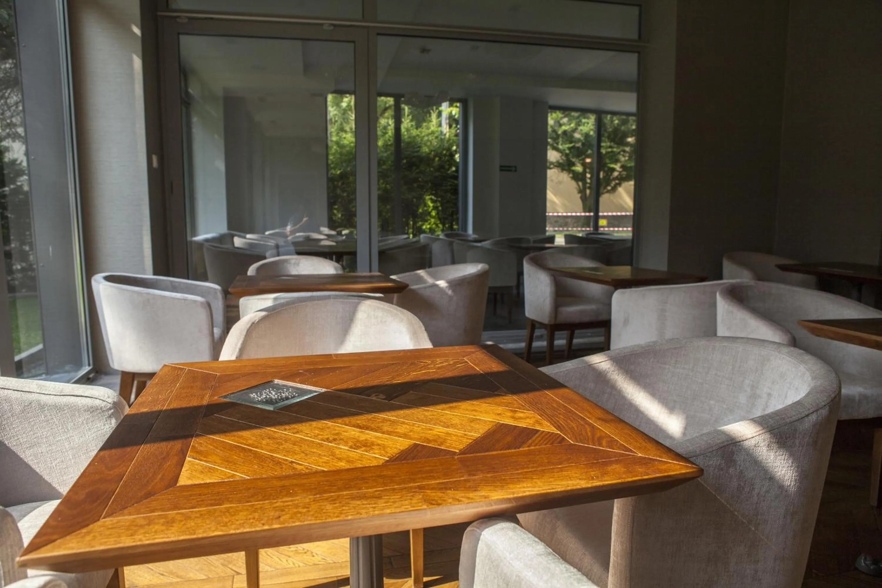 Restaurant/places to eat in Hotel Alhambra