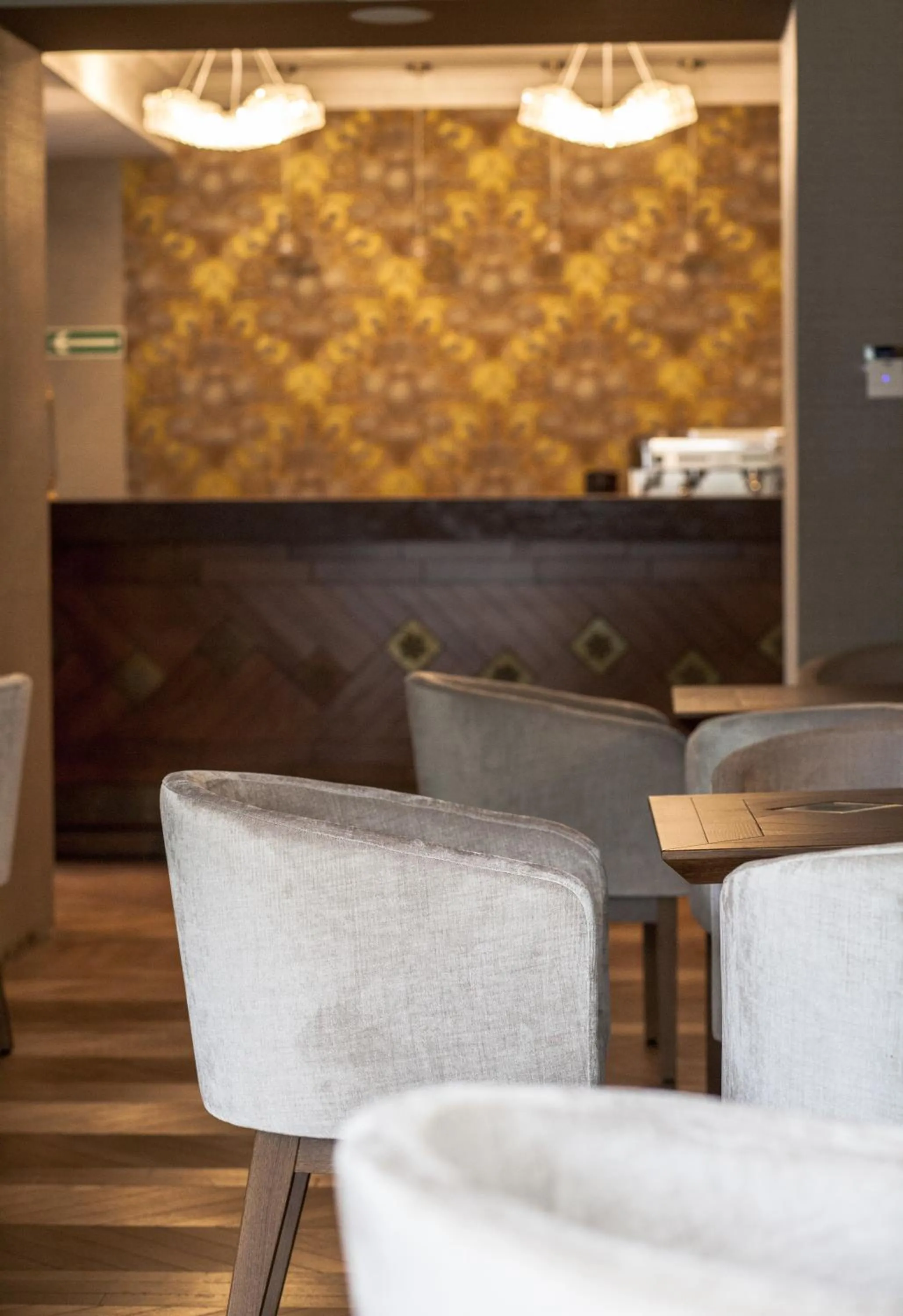 Restaurant/places to eat in Hotel Alhambra