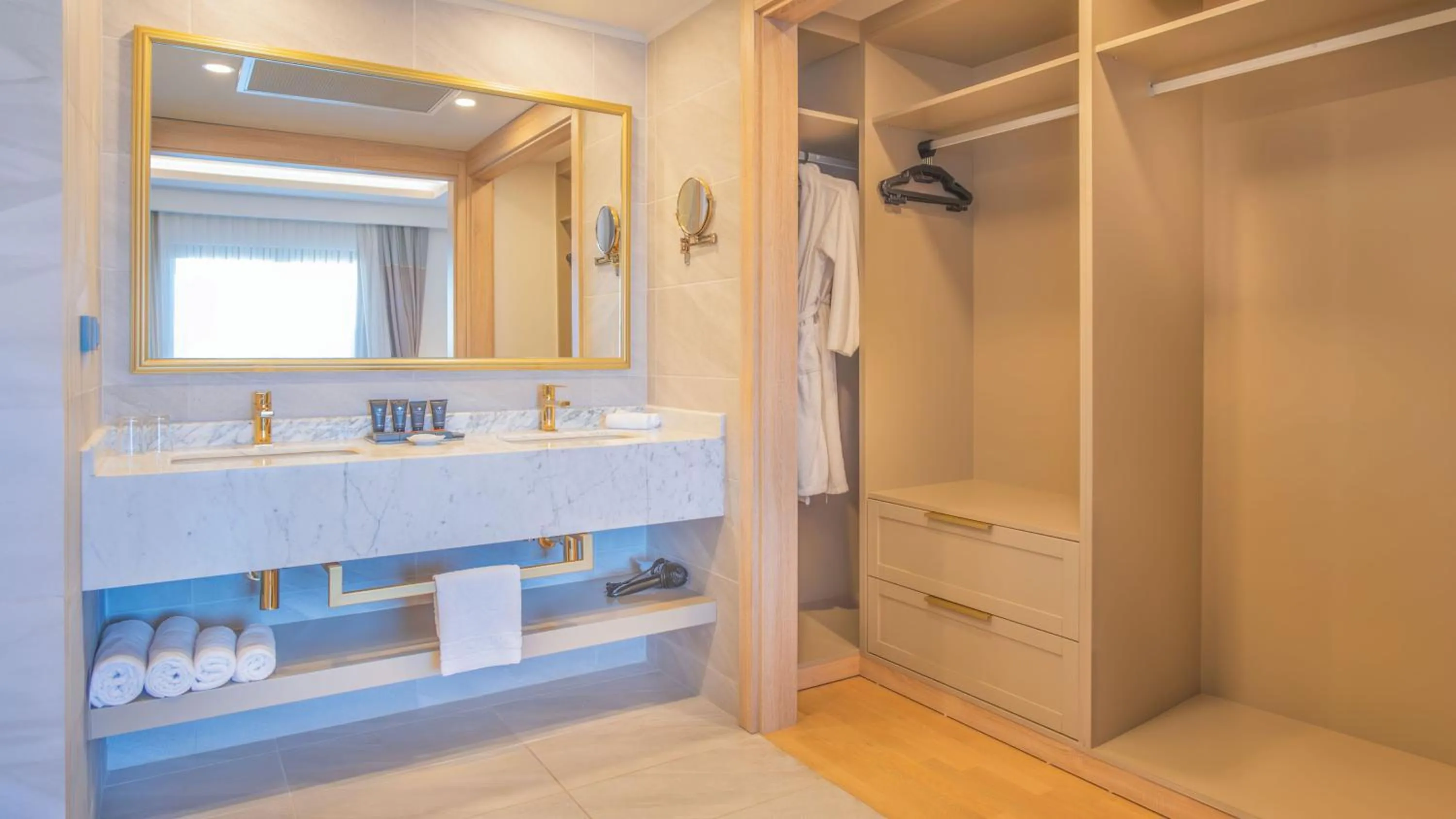 Shower in Miramare Queen Hotel - Ultra All Inclusive