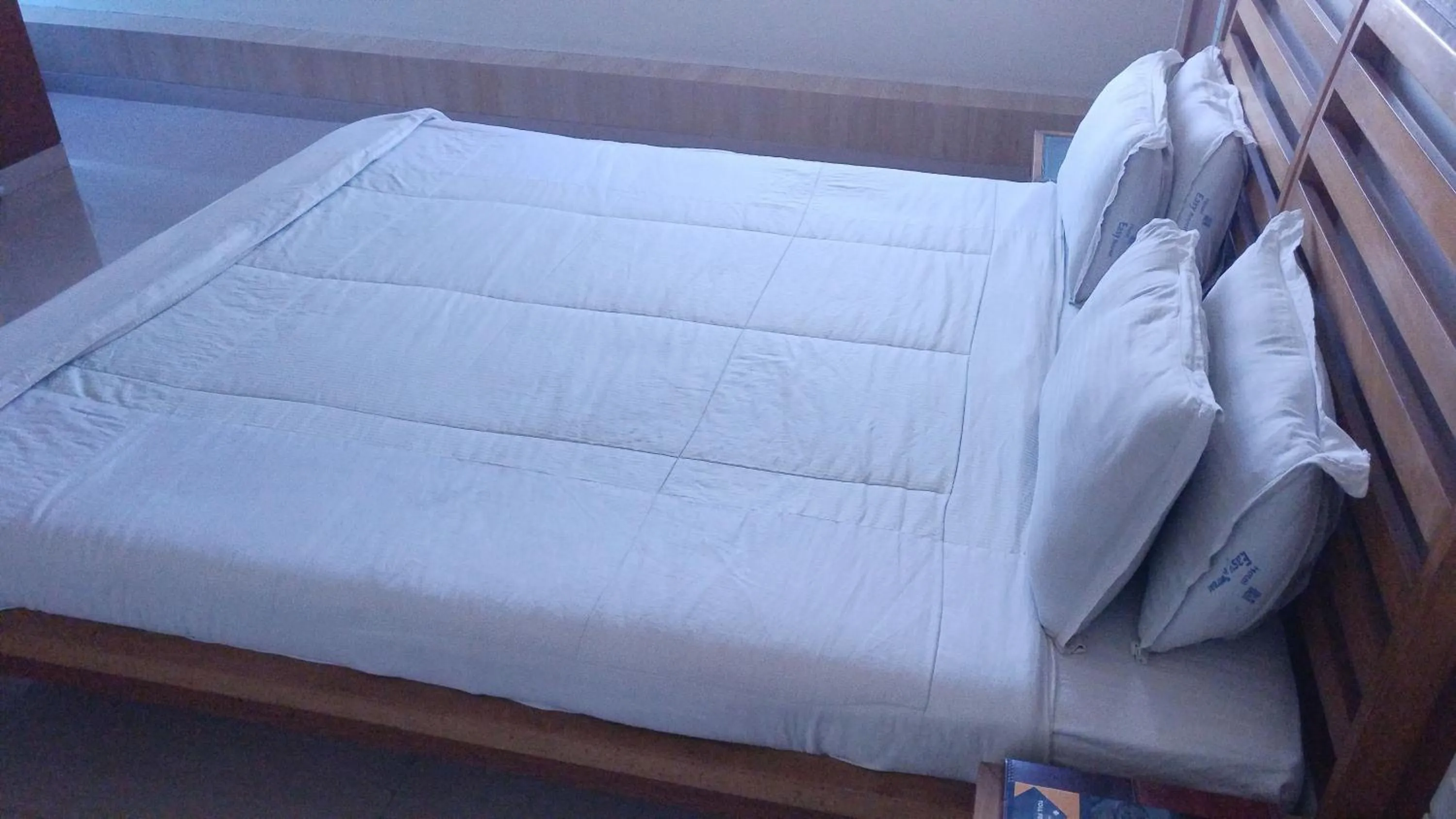 Photo of the whole room, Bed in Hotel Easy Retreat