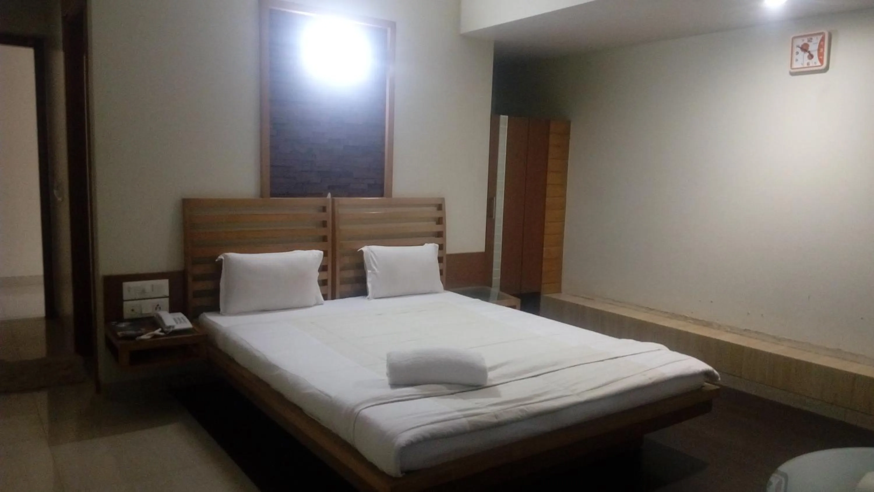 Photo of the whole room, Bed in Hotel Easy Retreat