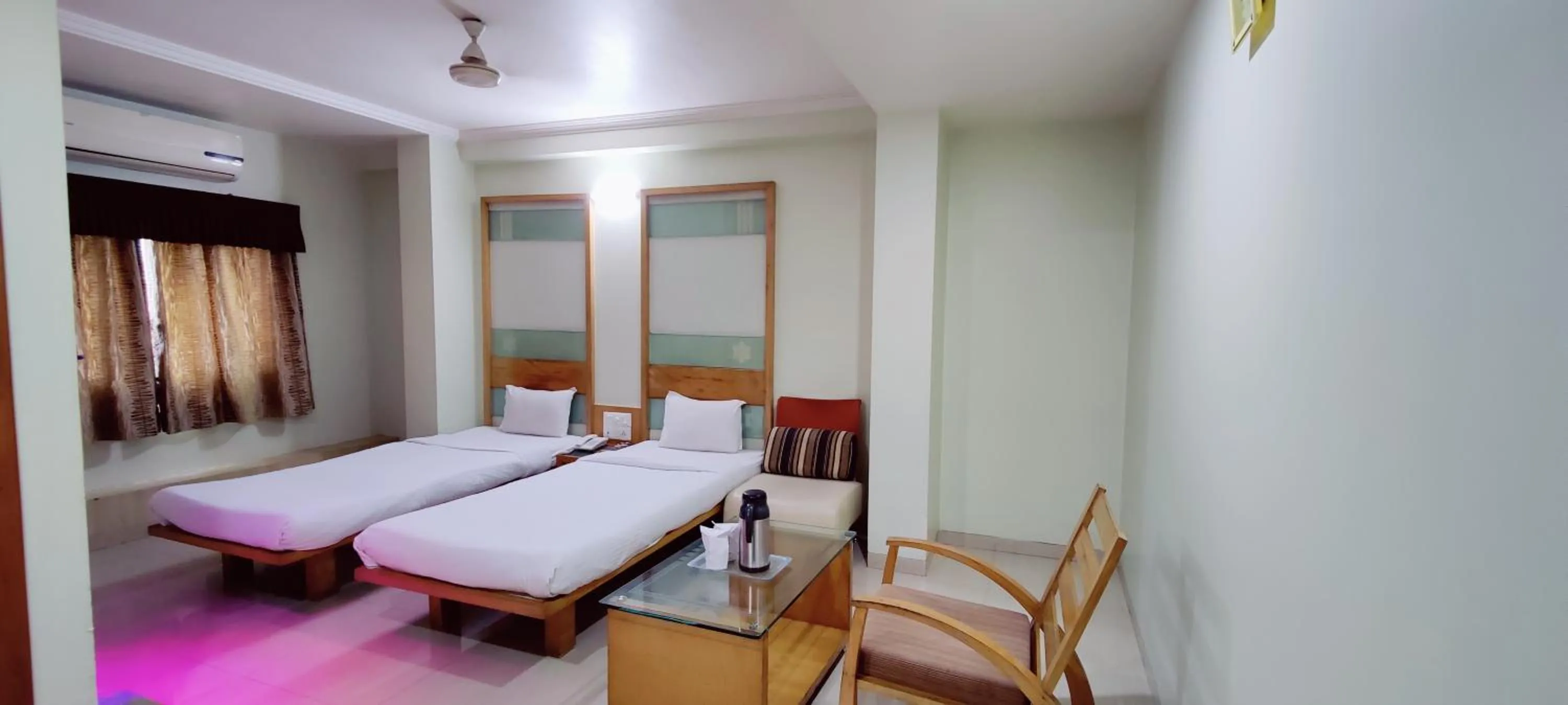 Bed in Hotel Easy Retreat