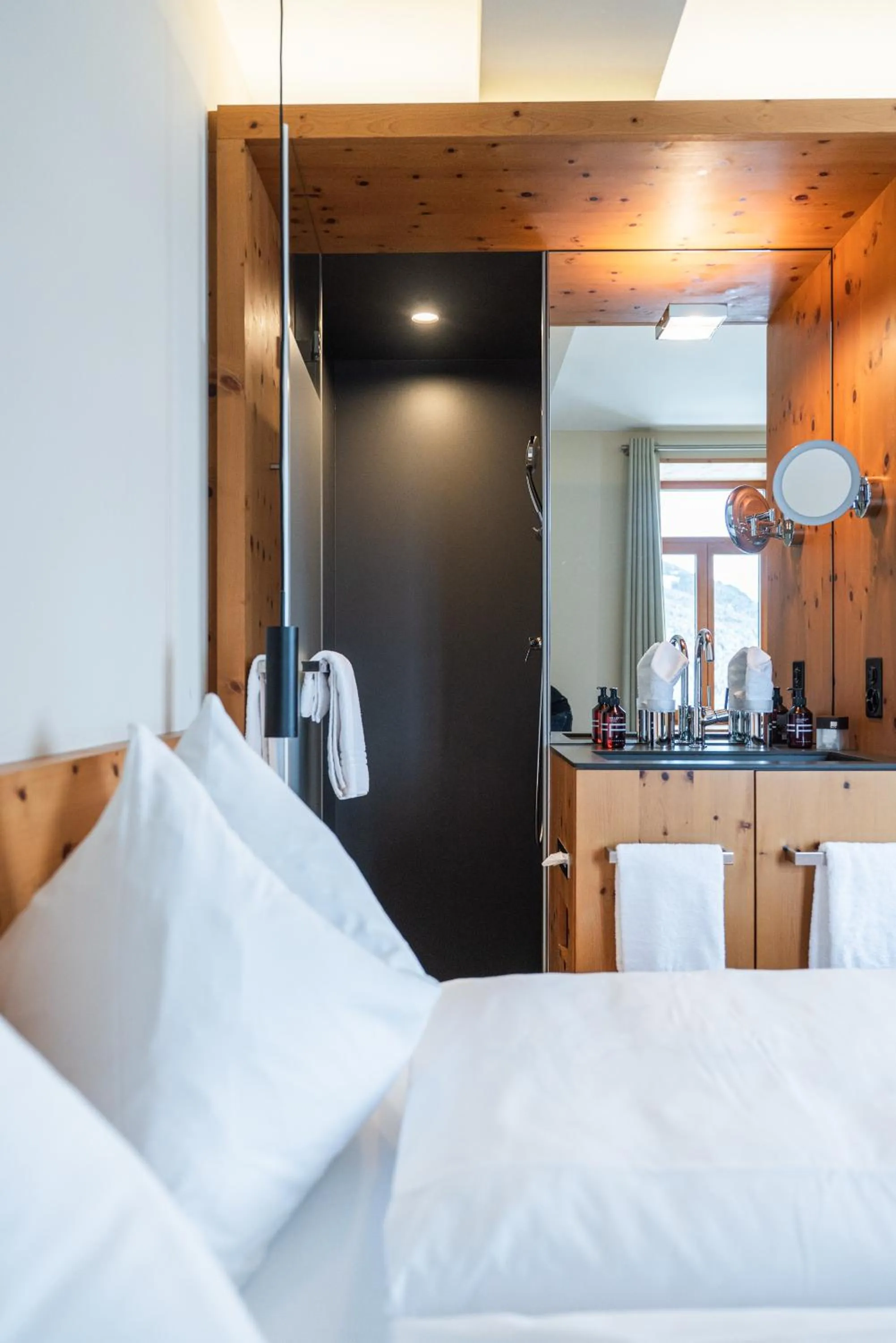 Photo of the whole room, Bed in The Alpina Mountain Resort