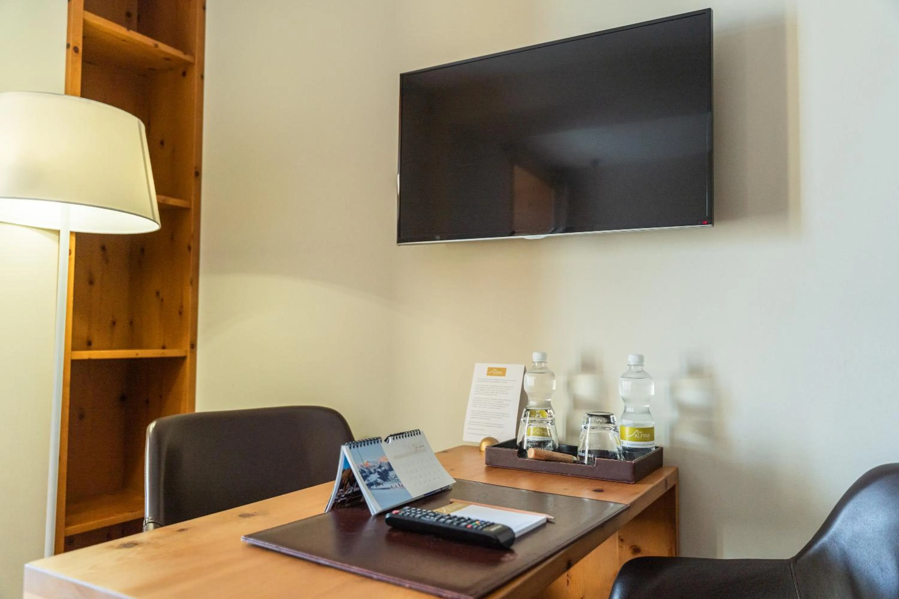 Photo of the whole room in The Alpina Mountain Resort