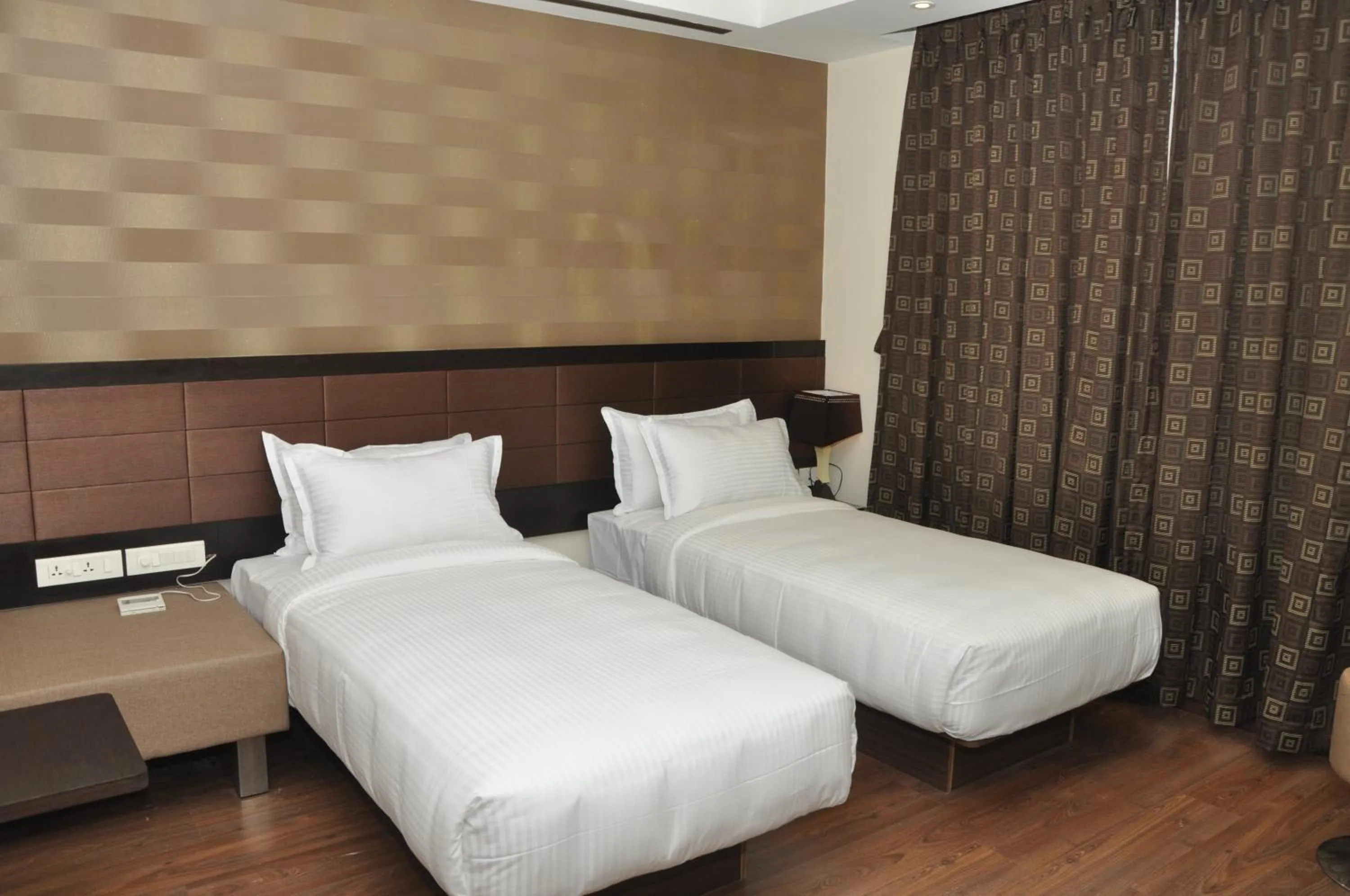 Photo of the whole room, Bed in Hotel Atrium