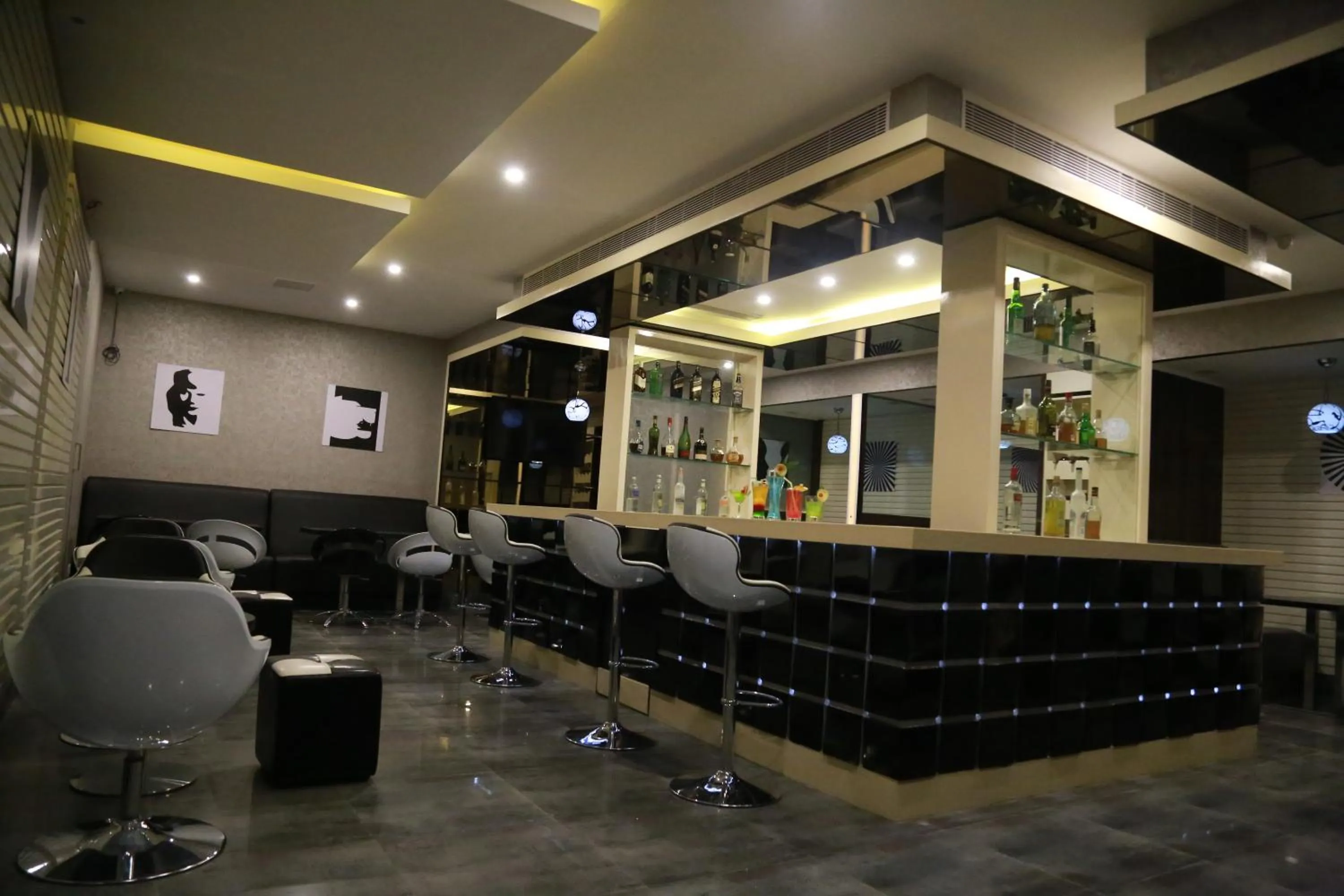 Lounge or bar in Hotel Atrium