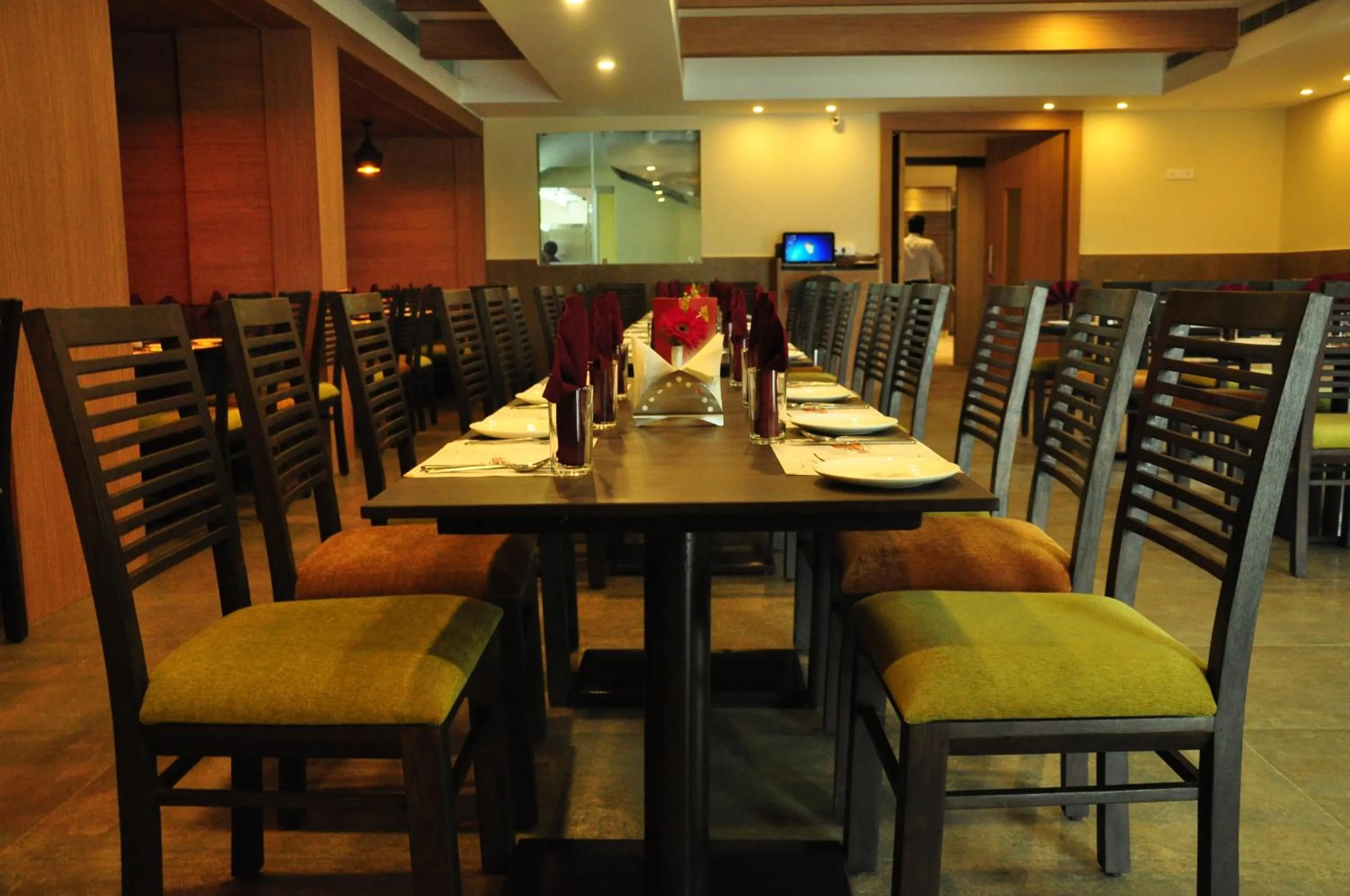 Restaurant/places to eat in Hotel Atrium