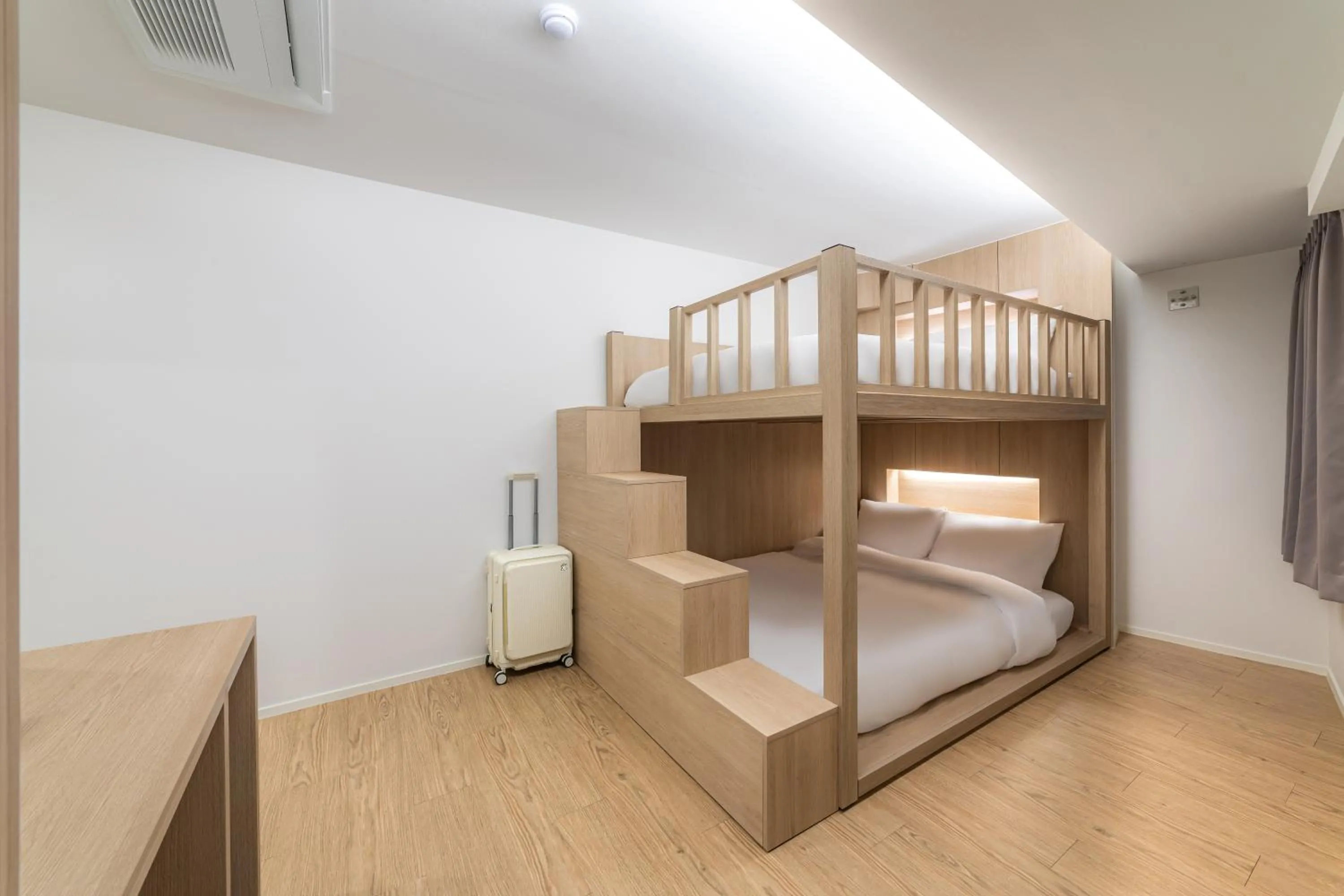 Photo of the whole room, Bed in Hi Stay Myeongdong