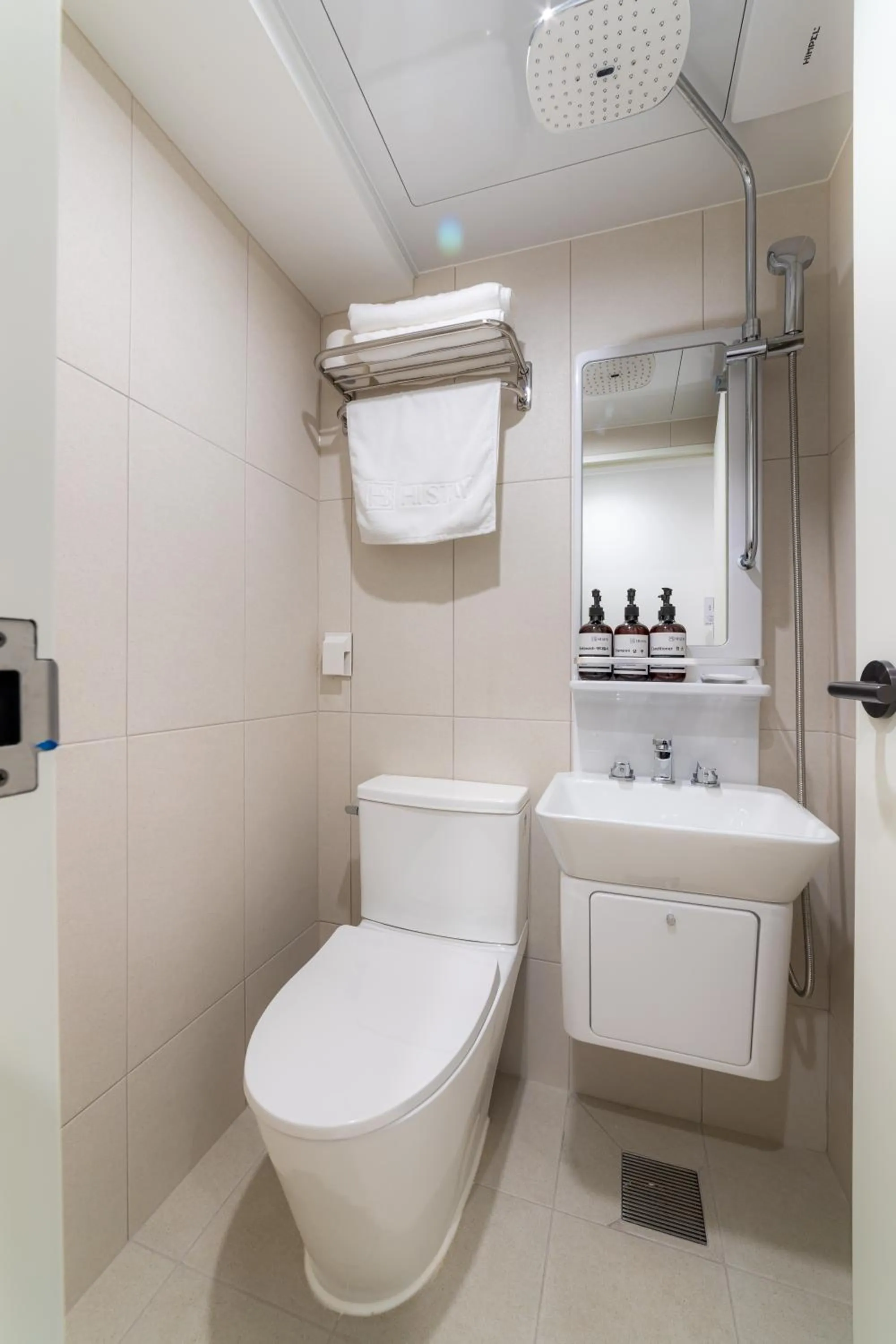 Shower in Hi Stay Myeongdong