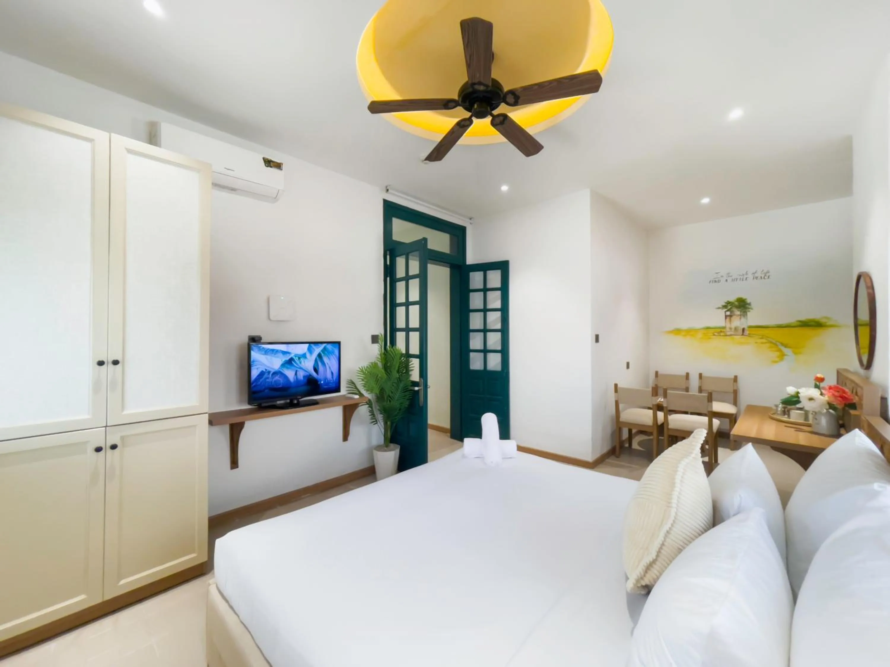 Bedroom, Bed in Sujet Beach Hotel and Apartment Danang by Haviland