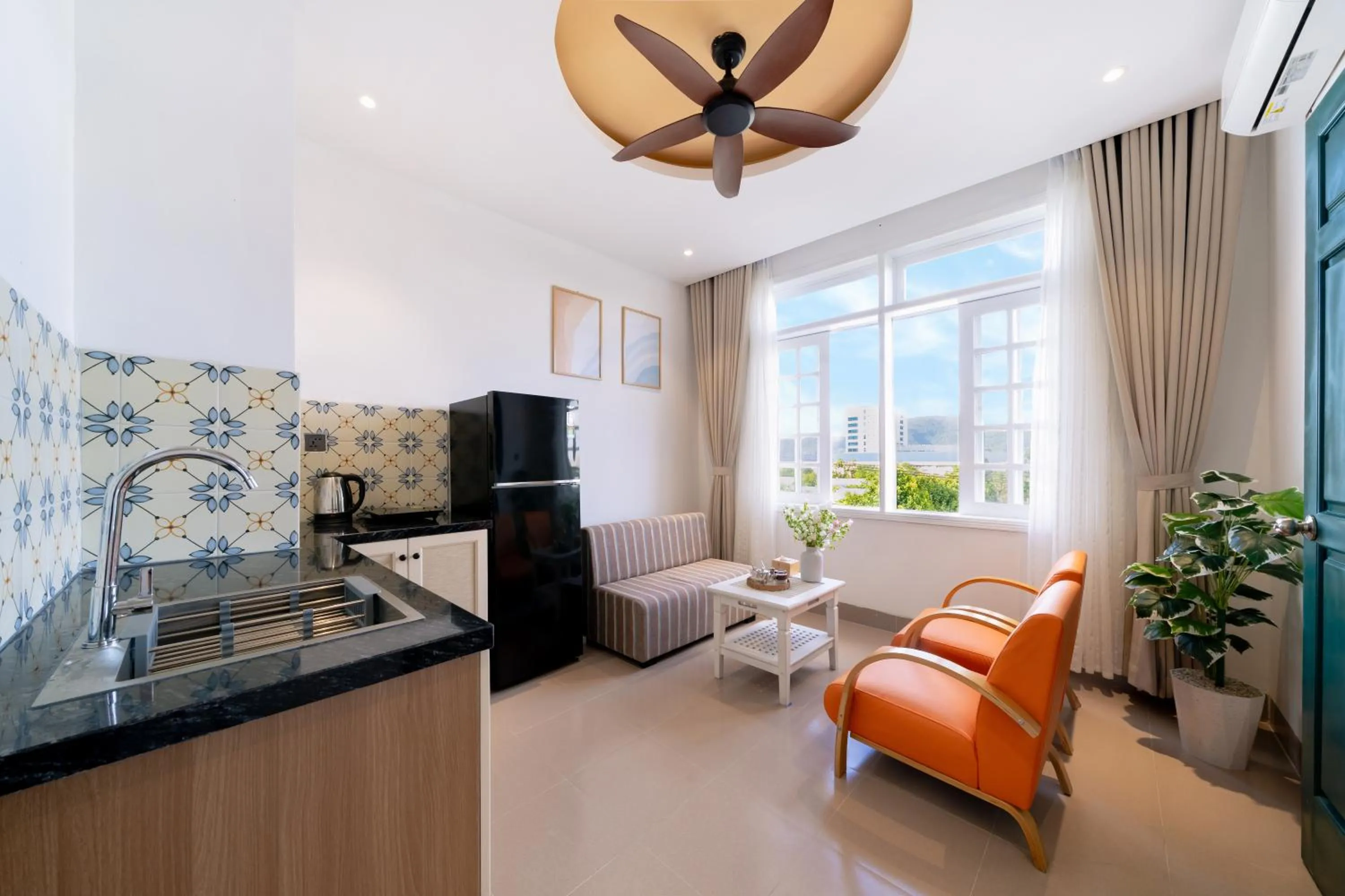 Seating area in Sujet Beach Hotel and Apartment Danang by Haviland