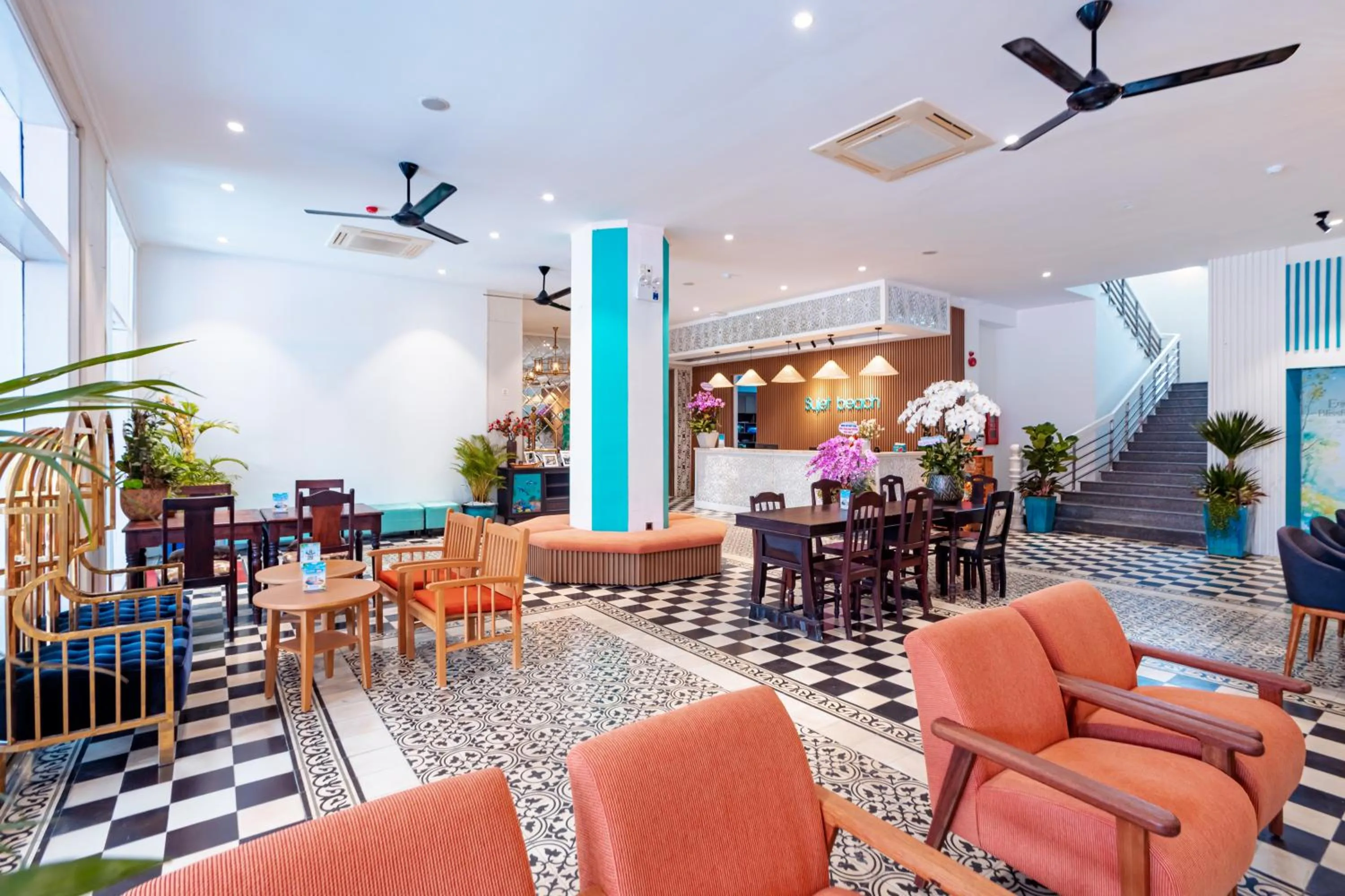 Communal lounge/ TV room in Sujet Beach Hotel and Apartment Danang by Haviland