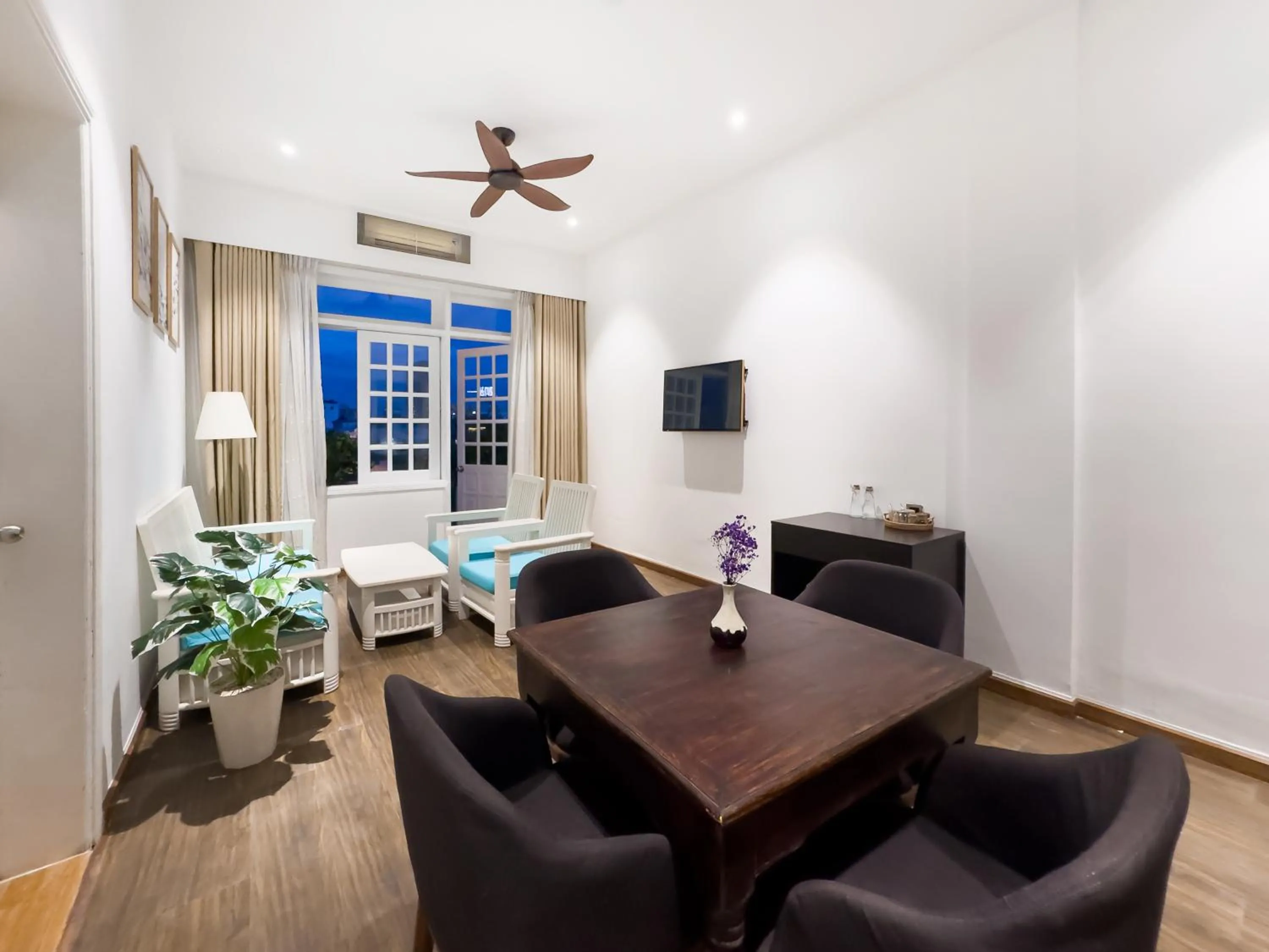 Living room in Sujet Beach Hotel and Apartment Danang by Haviland