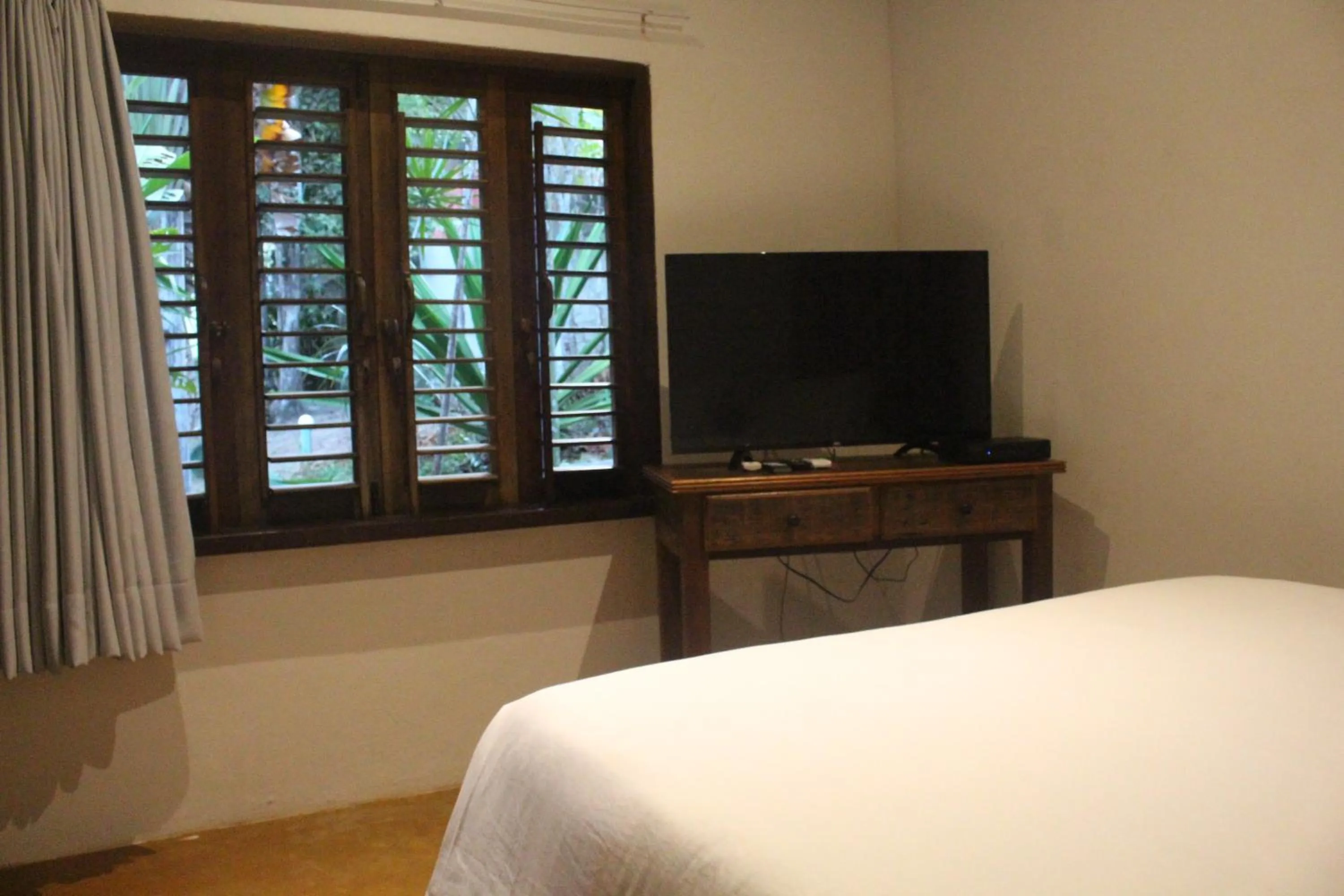 Bedroom, Bed in Calypso INN