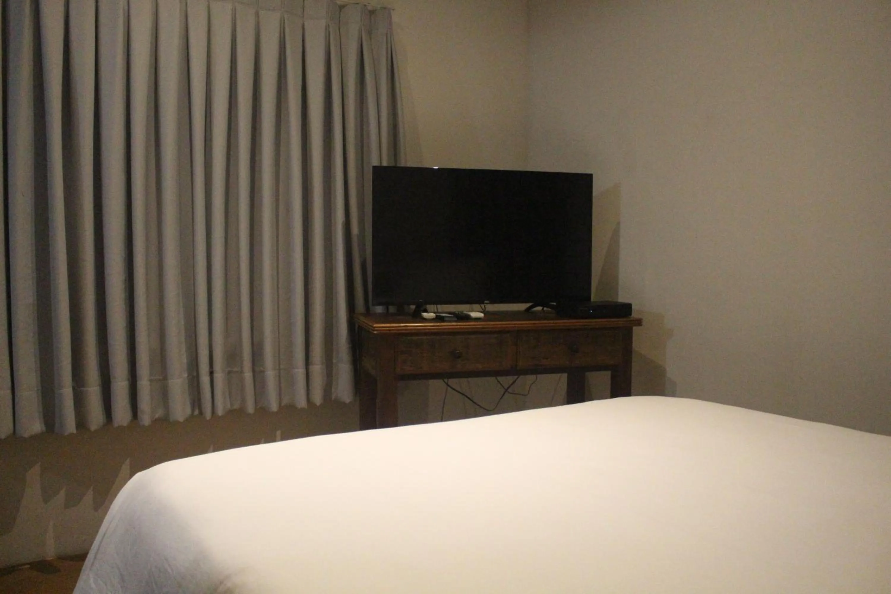 Bedroom, Bed in Calypso INN