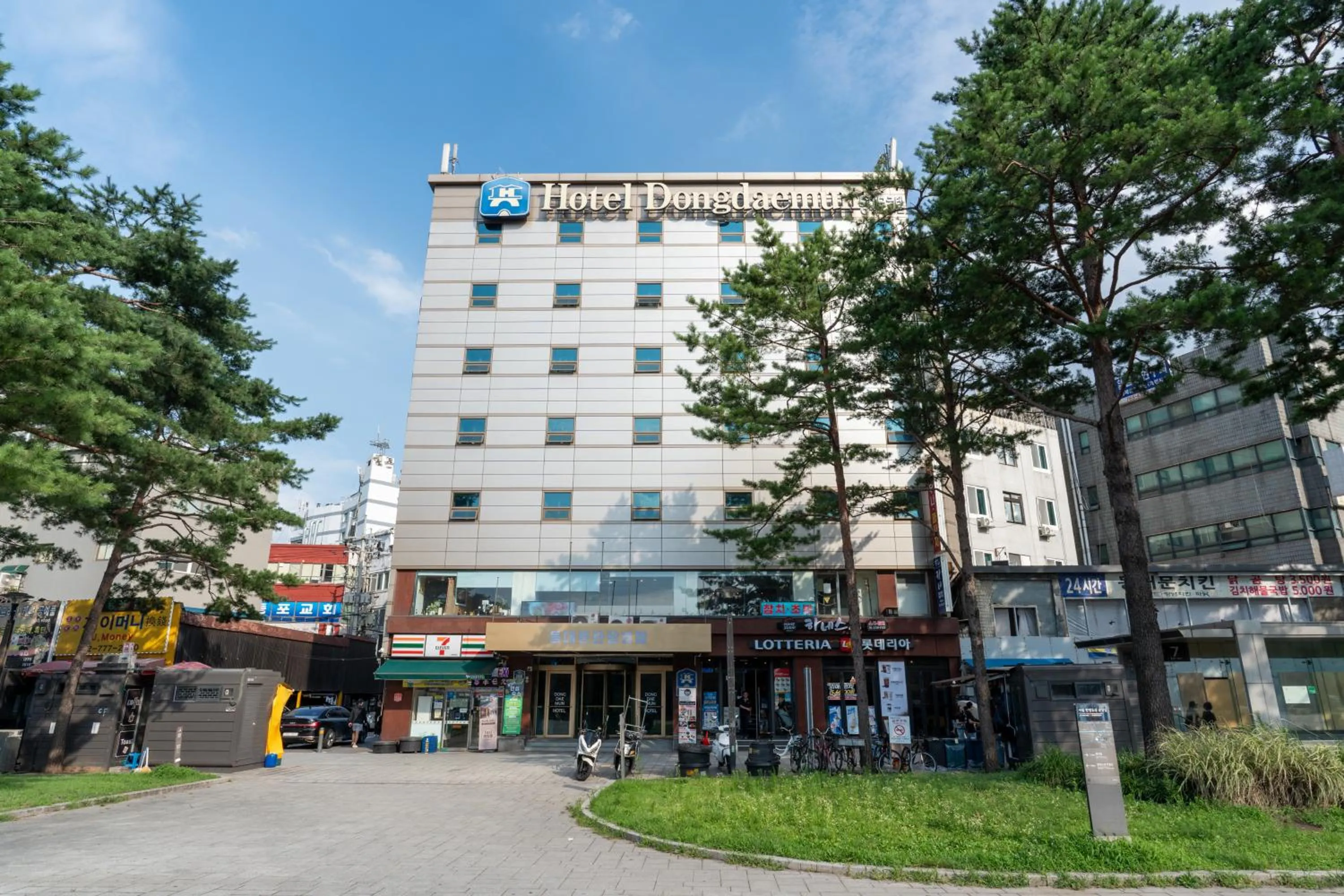 Property building in Dongdaemun Tourist Hotel