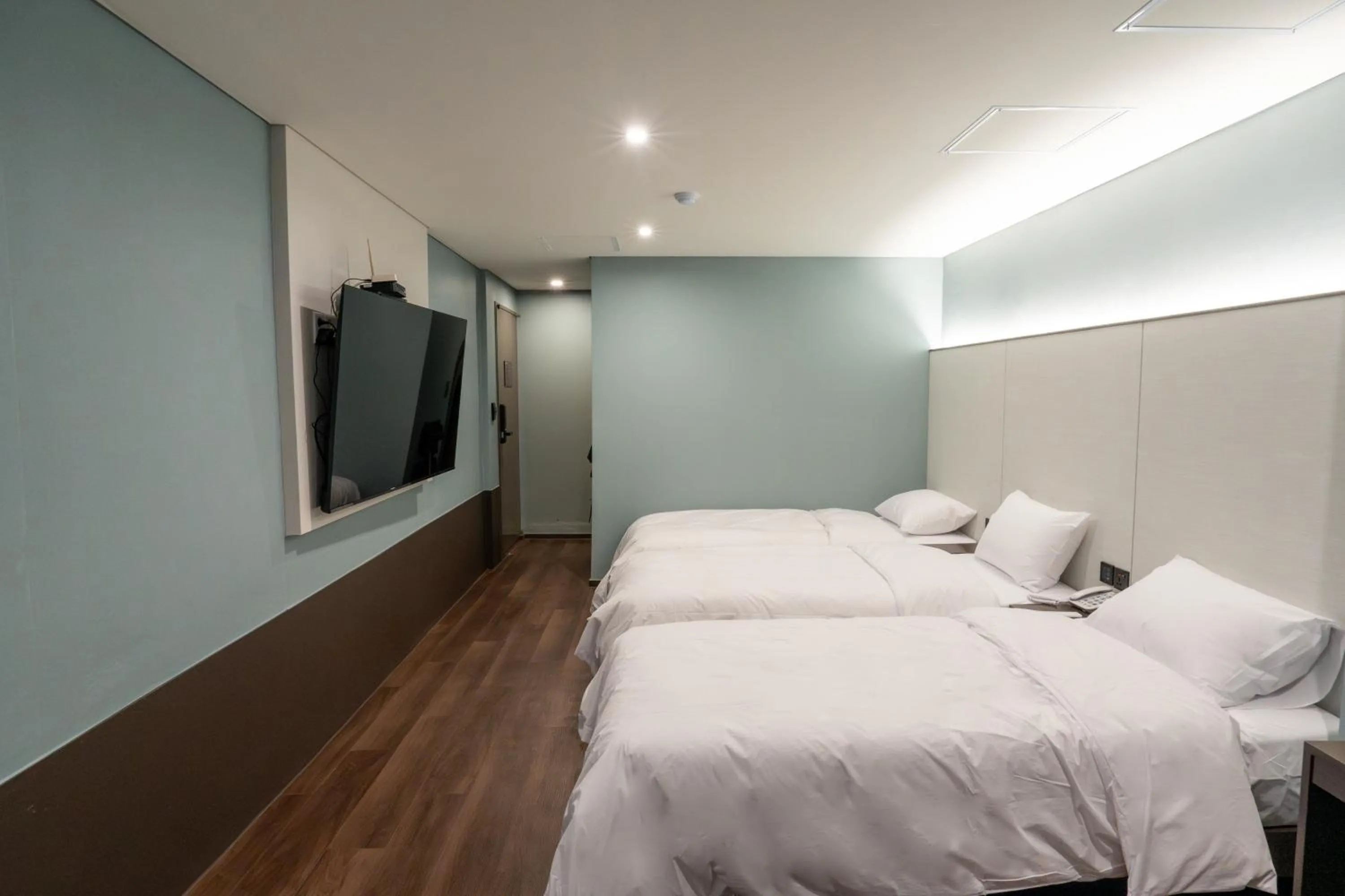 Bed in Dongdaemun Tourist Hotel