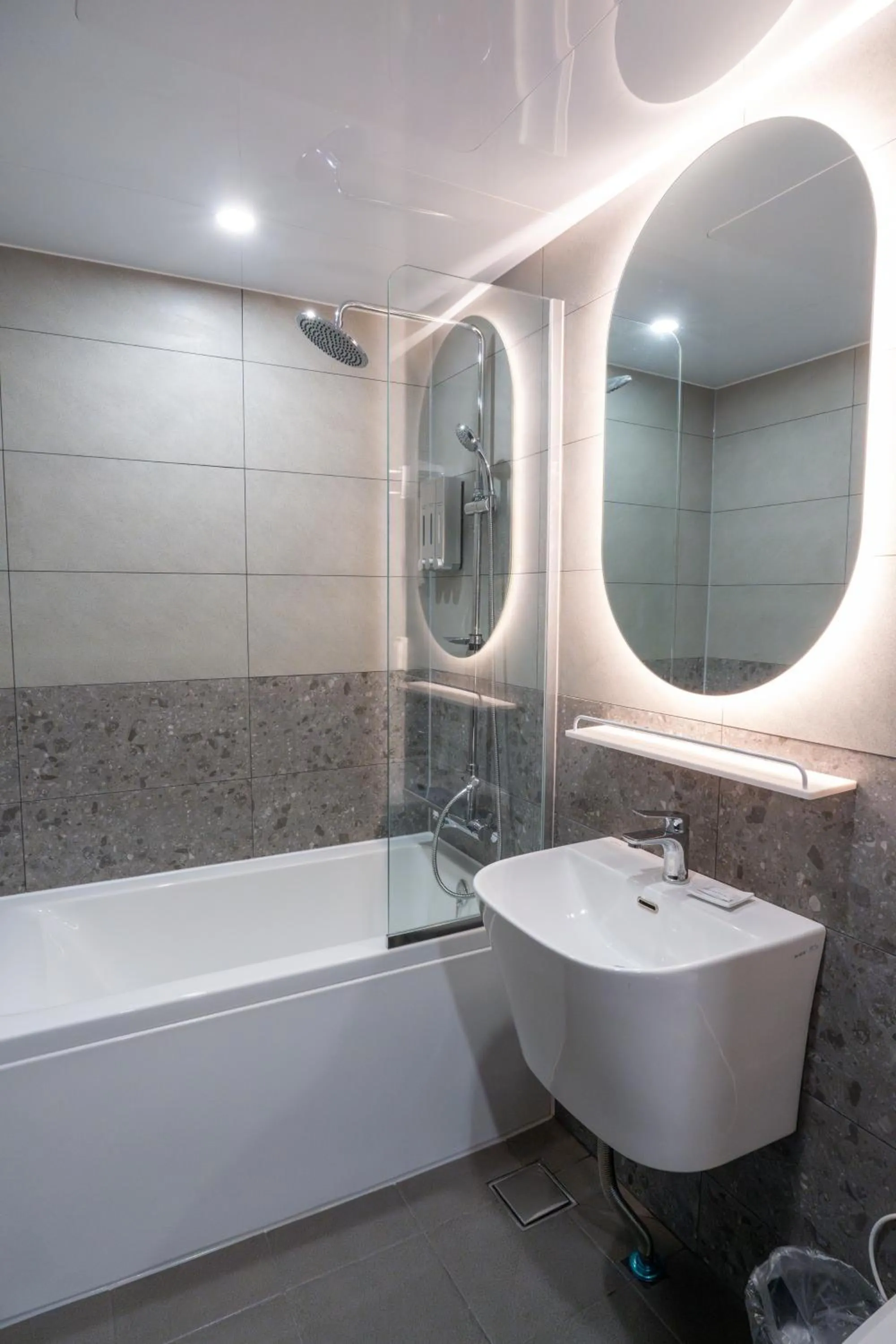 Bathroom in Dongdaemun Tourist Hotel