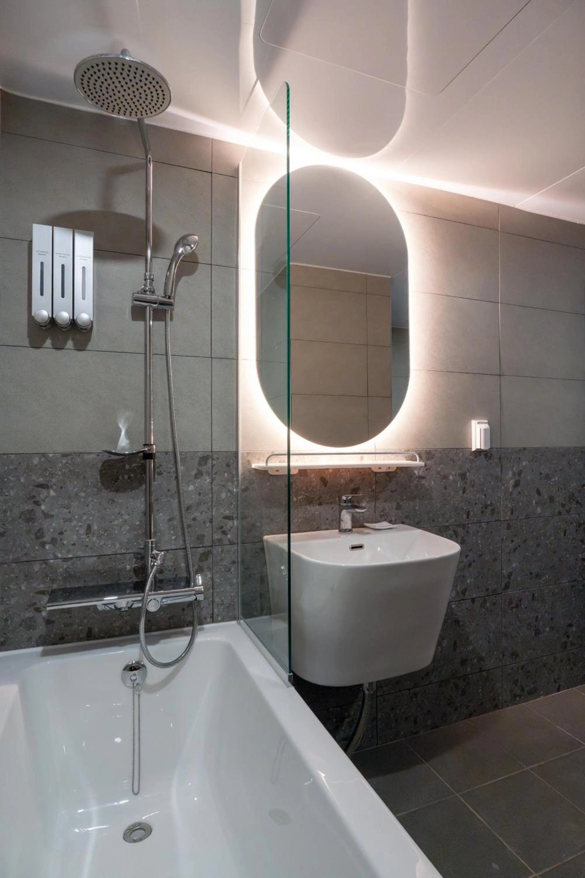 Bathroom in Dongdaemun Tourist Hotel