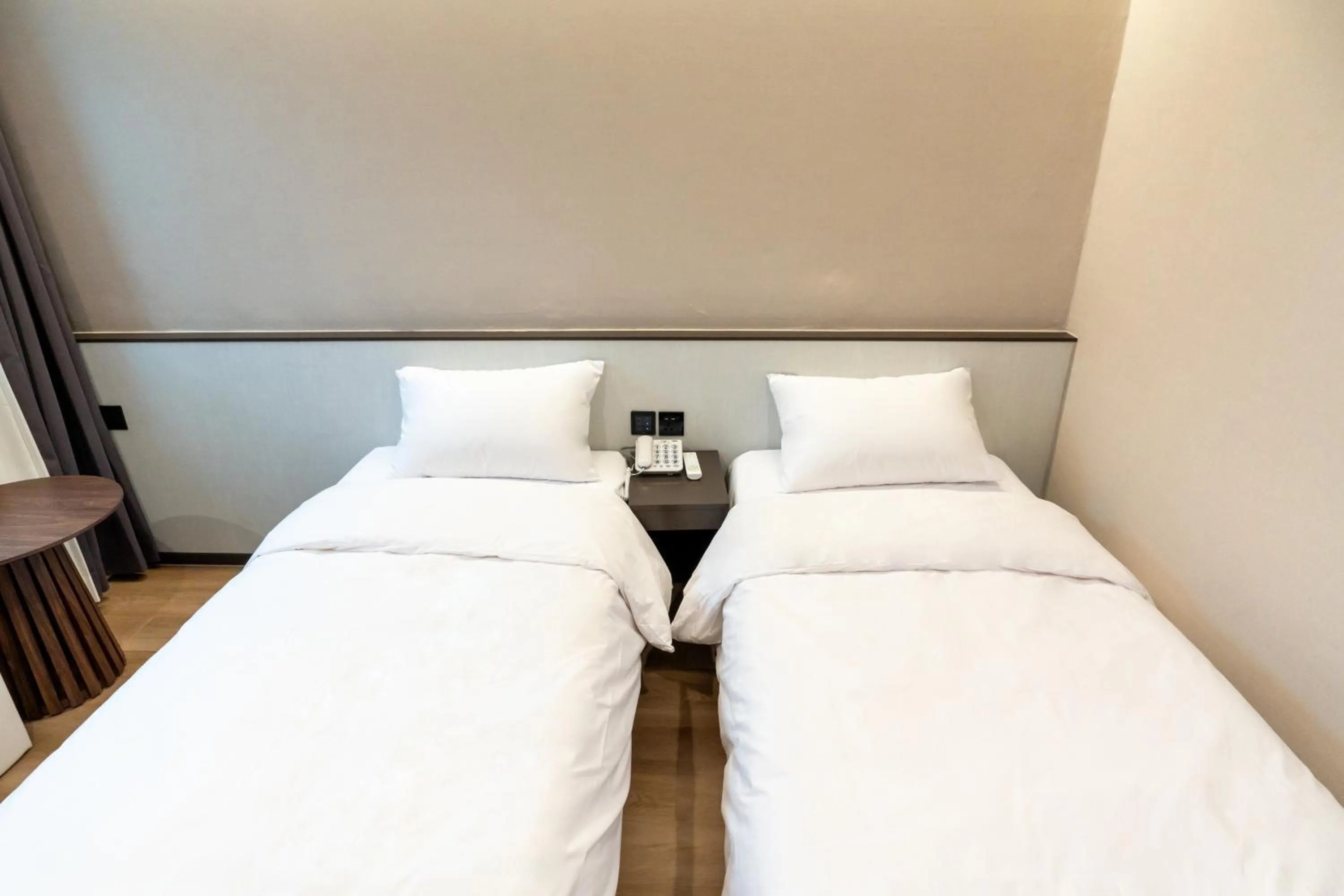 Bed in Dongdaemun Tourist Hotel
