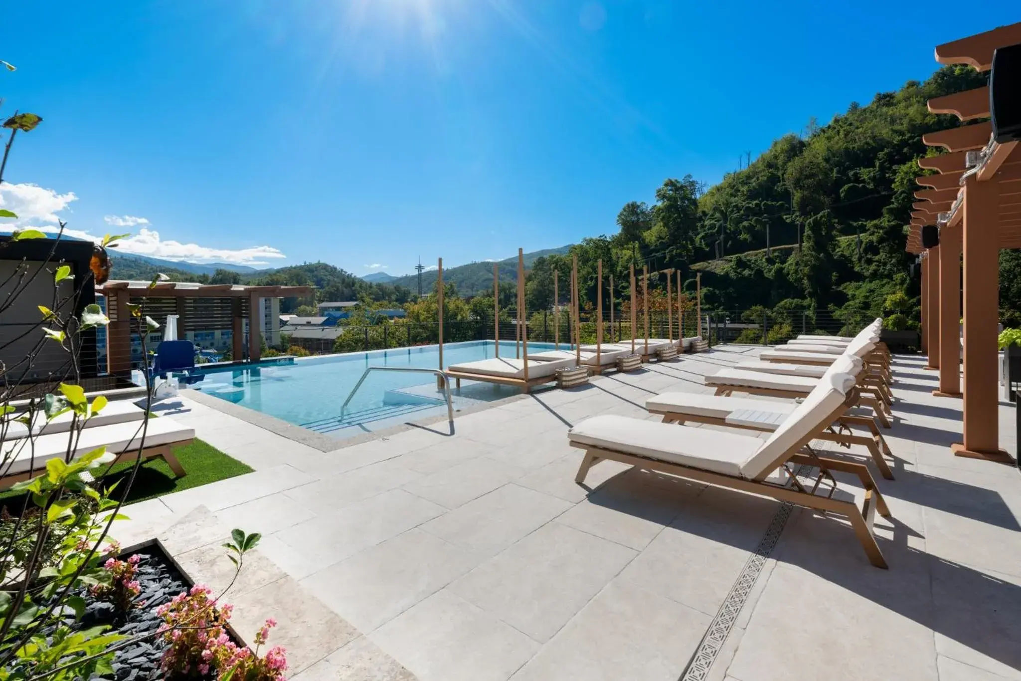 Swimming pool in Hotel Indigo Gatlinburg Downtown by IHG Swimming pool in Hotel Indigo Gatlinburg Downtown by IHG