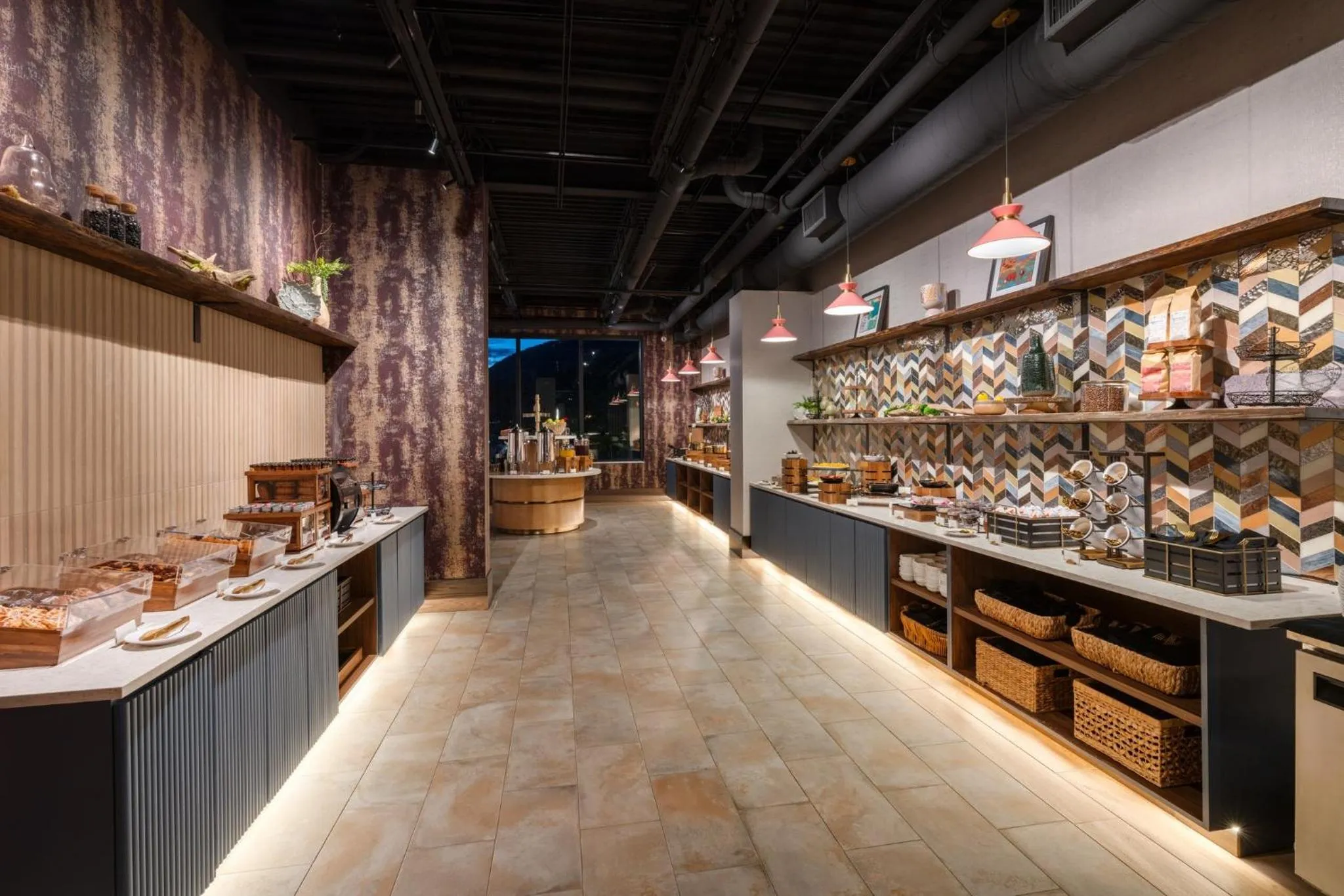 Breakfast in Hotel Indigo Gatlinburg Downtown by IHG