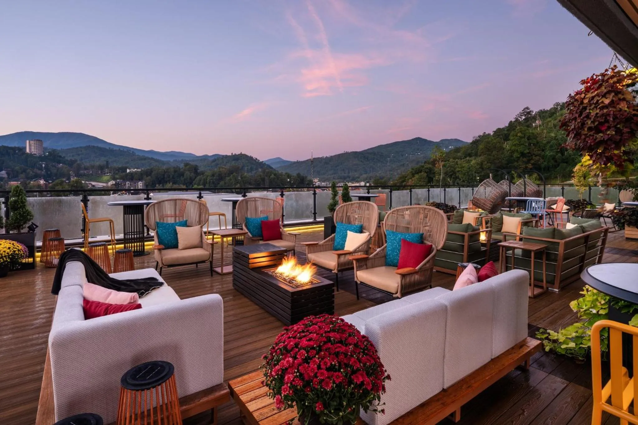 Lobby or reception in Hotel Indigo Gatlinburg Downtown by IHG