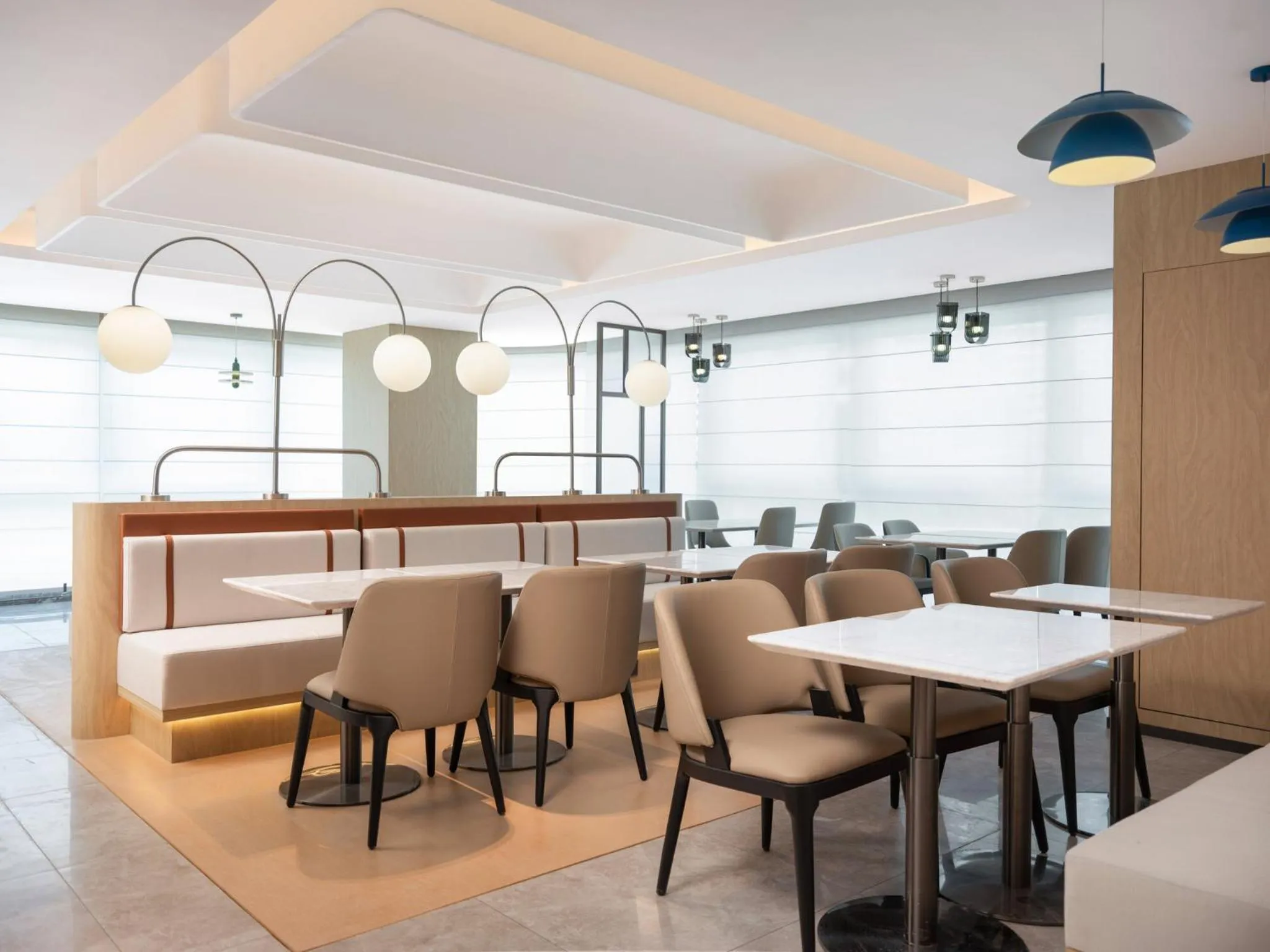 Restaurant/places to eat in Holiday Inn Express Rizhao Oriental Colorful City