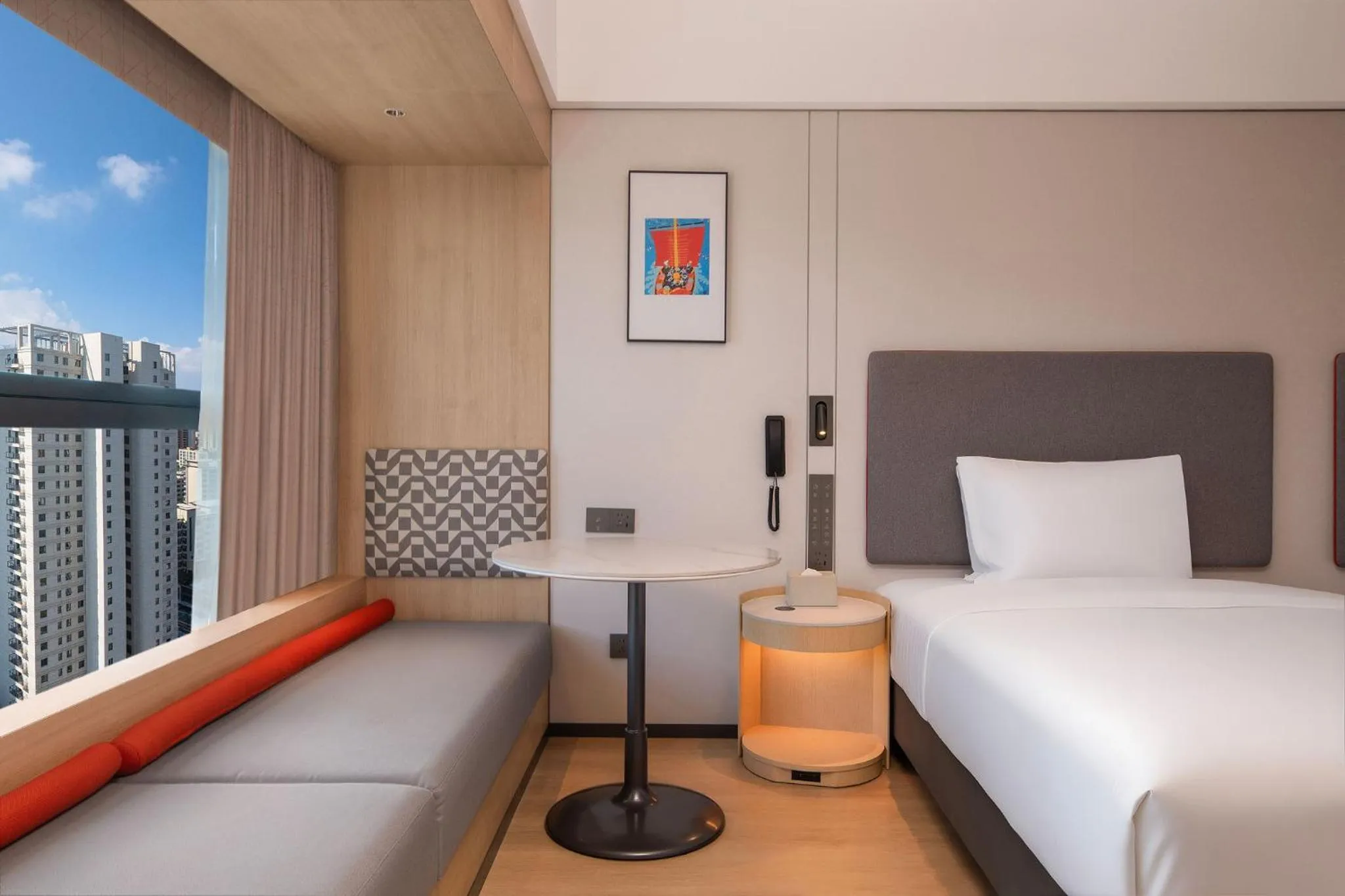 Photo of the whole room, Bed in Holiday Inn Express Rizhao Oriental Colorful City