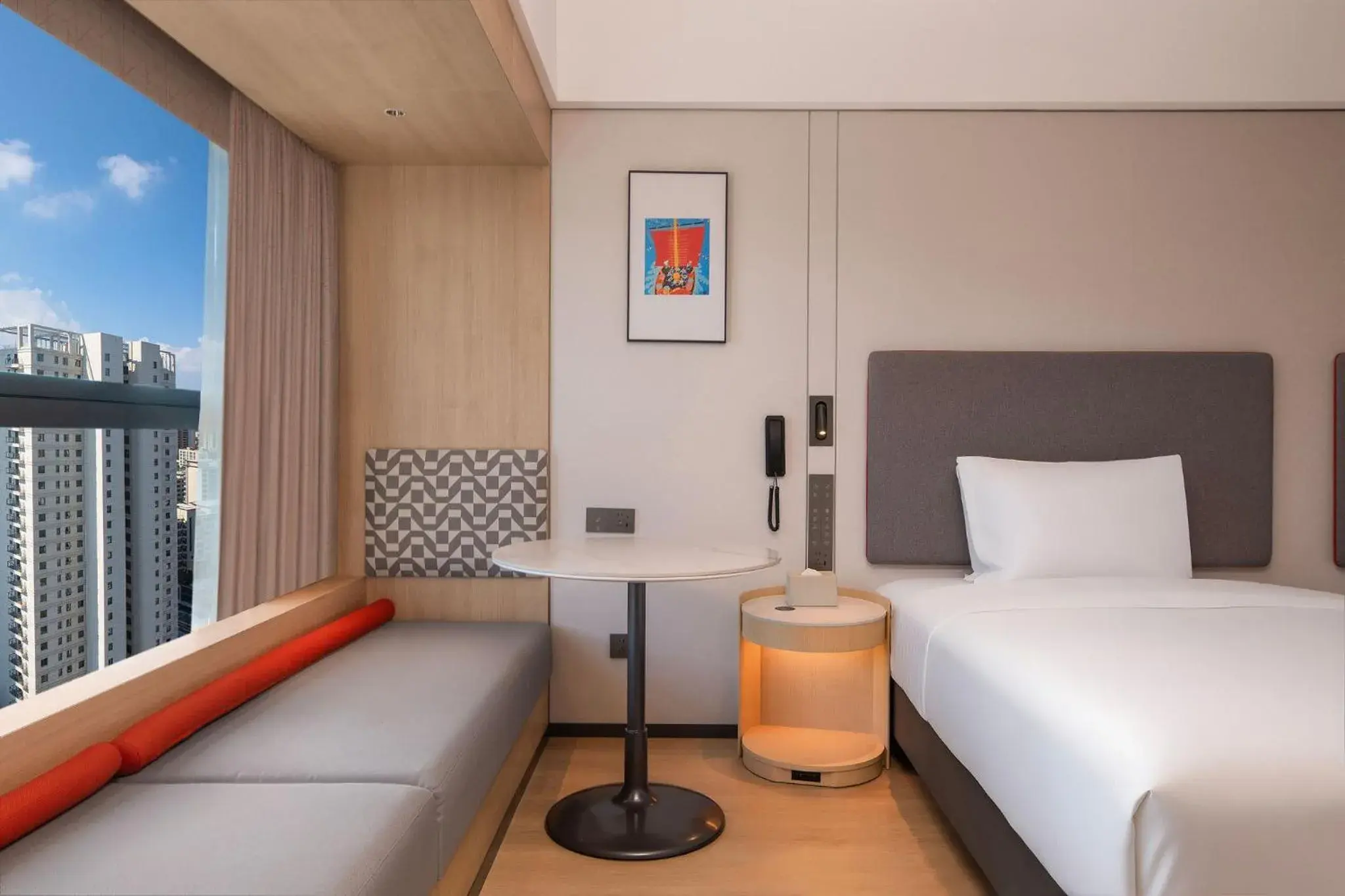 Standard Hollywood Twin Room in Holiday Inn Express Rizhao Oriental Colorful City Standard Hollywood Twin Room in Holiday Inn Express Rizhao Oriental Colorful City