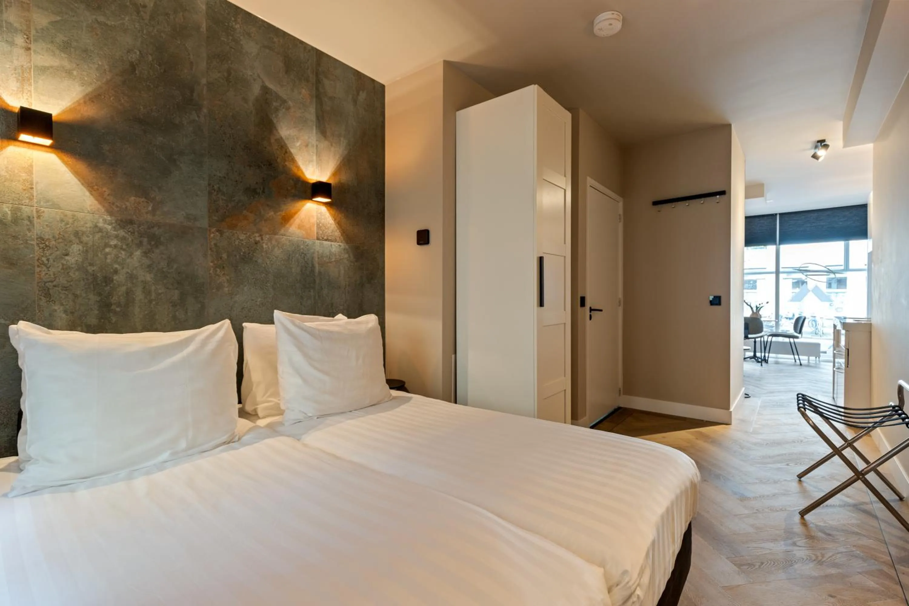 Bed in Midtown Hotel Studio Extra