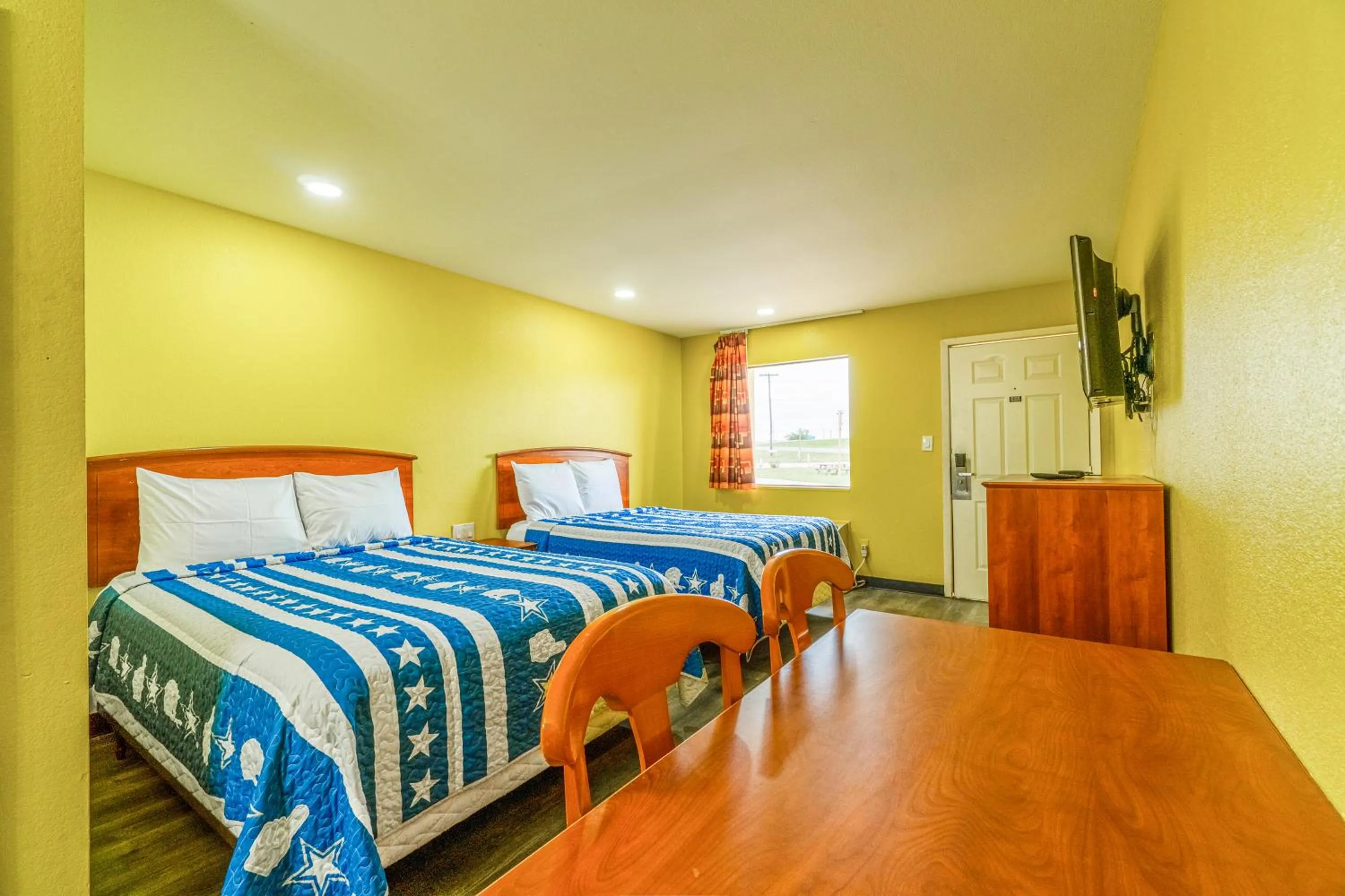 Bedroom, Bed in Regency Inn By OYO Rockdale TX