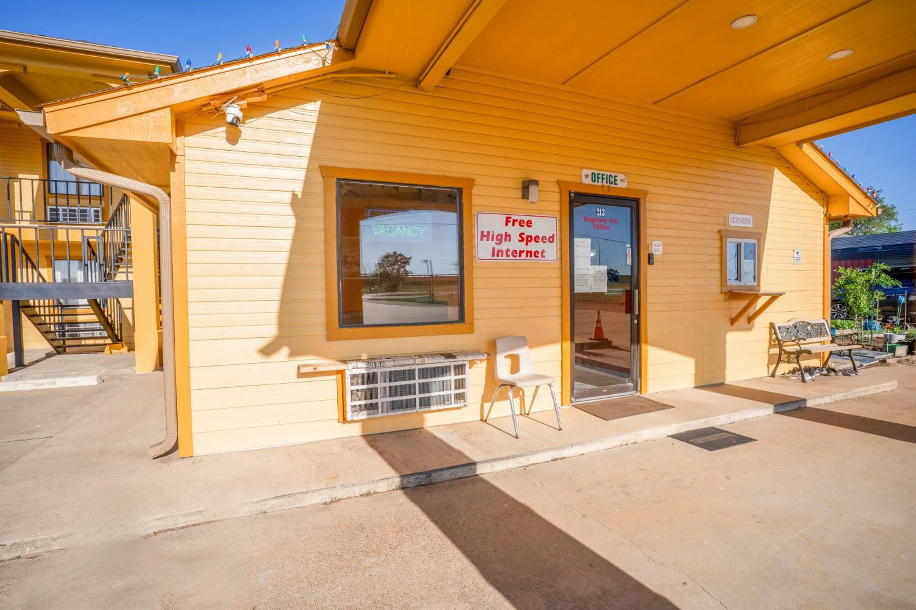 Property building in Regency Inn By OYO Rockdale TX