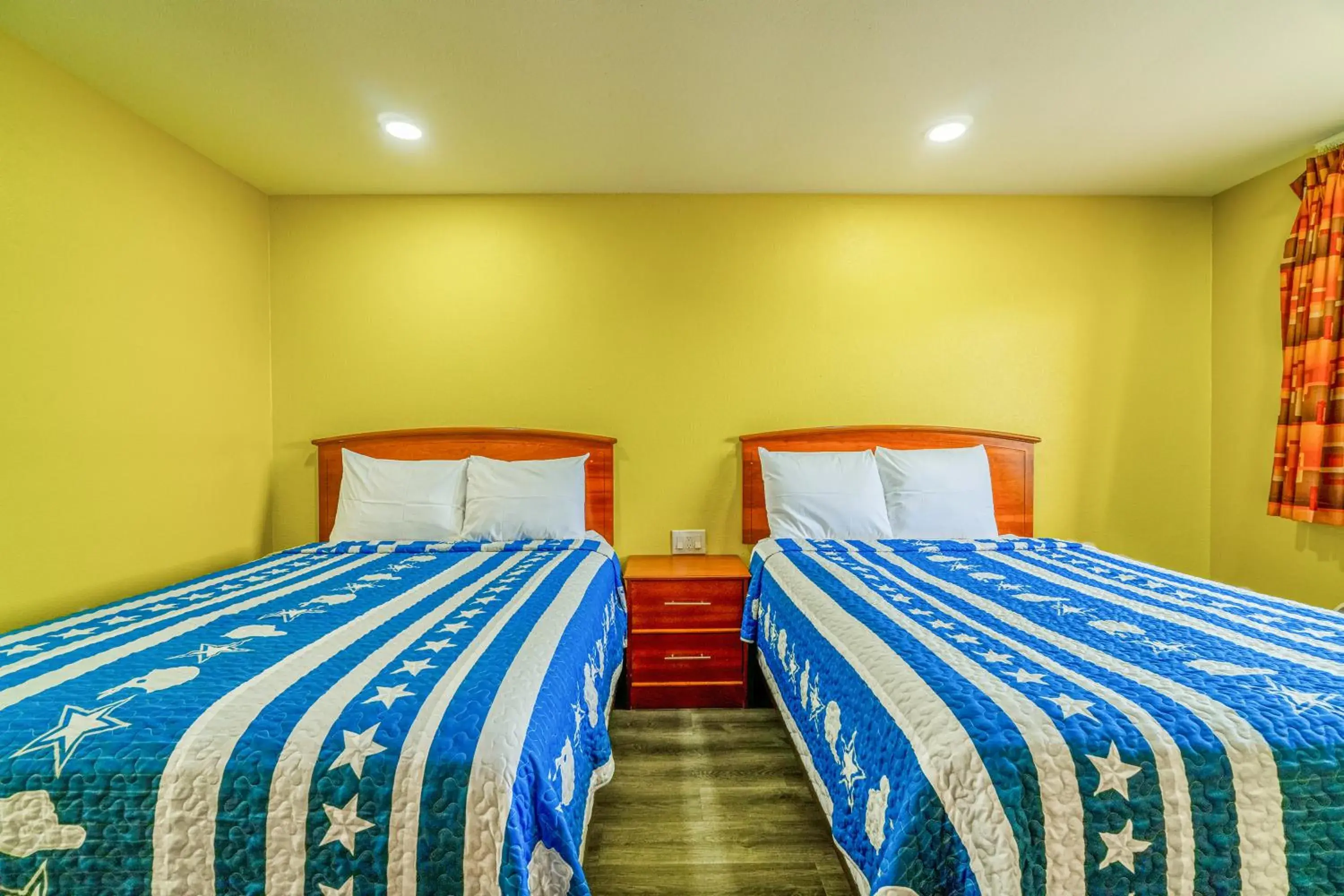 2 Queen Bed Smoking in Regency Inn By OYO Rockdale TX 2 Queen Bed Smoking in Regency Inn By OYO Rockdale TX