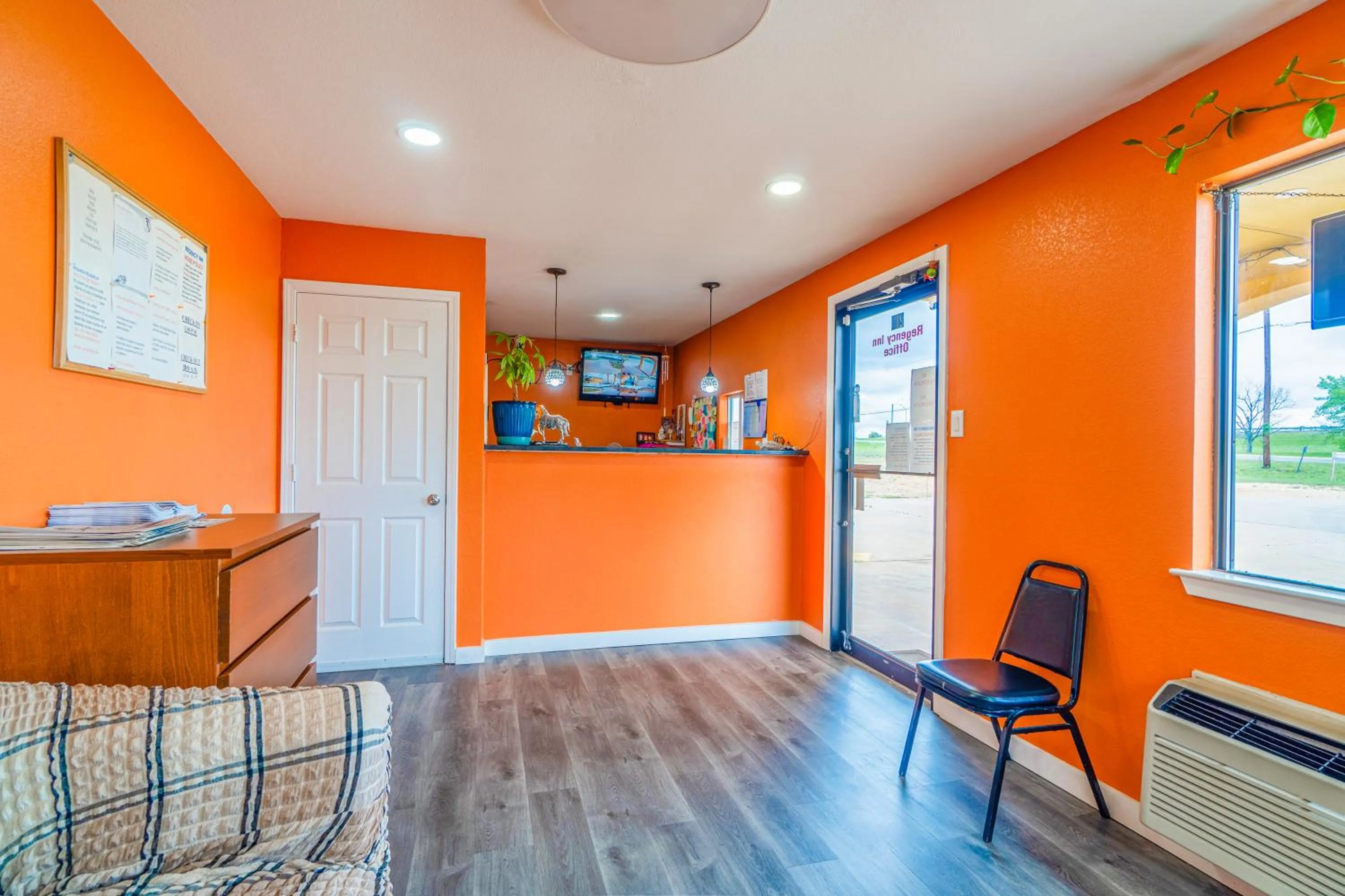Lobby or reception in Regency Inn By OYO Rockdale TX